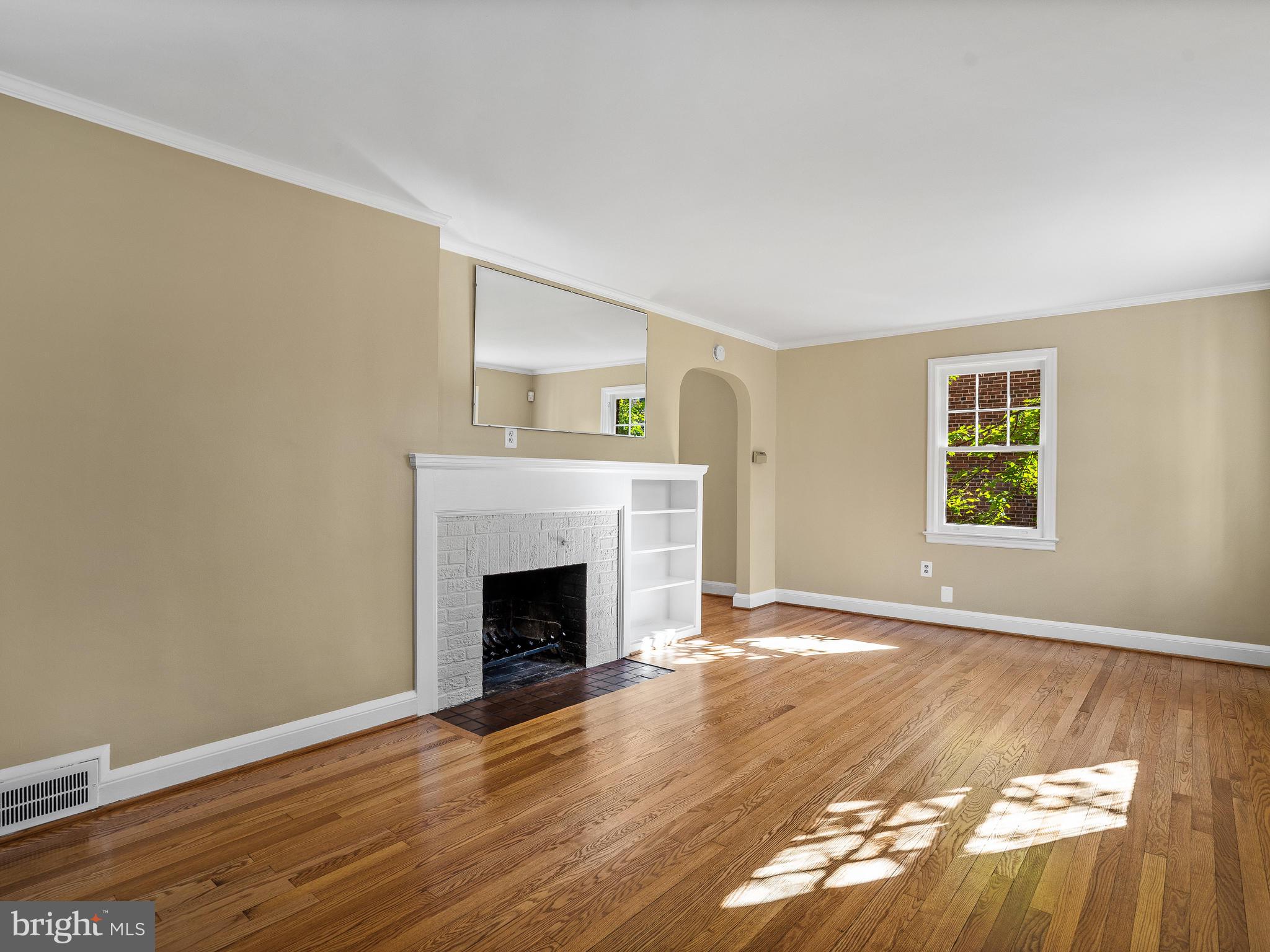 HYATTSVILLE HILLS - Residential