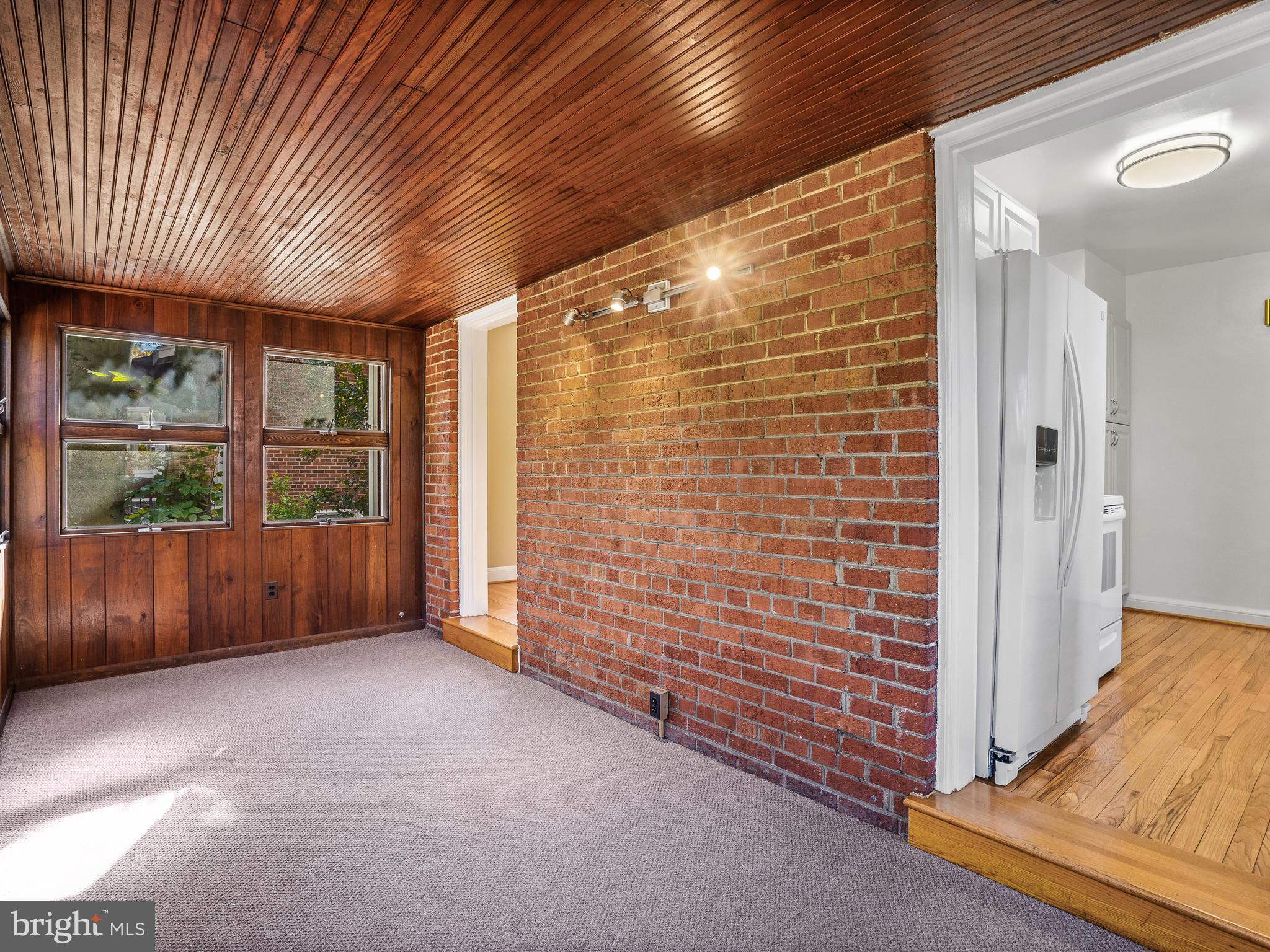 HYATTSVILLE HILLS - Residential