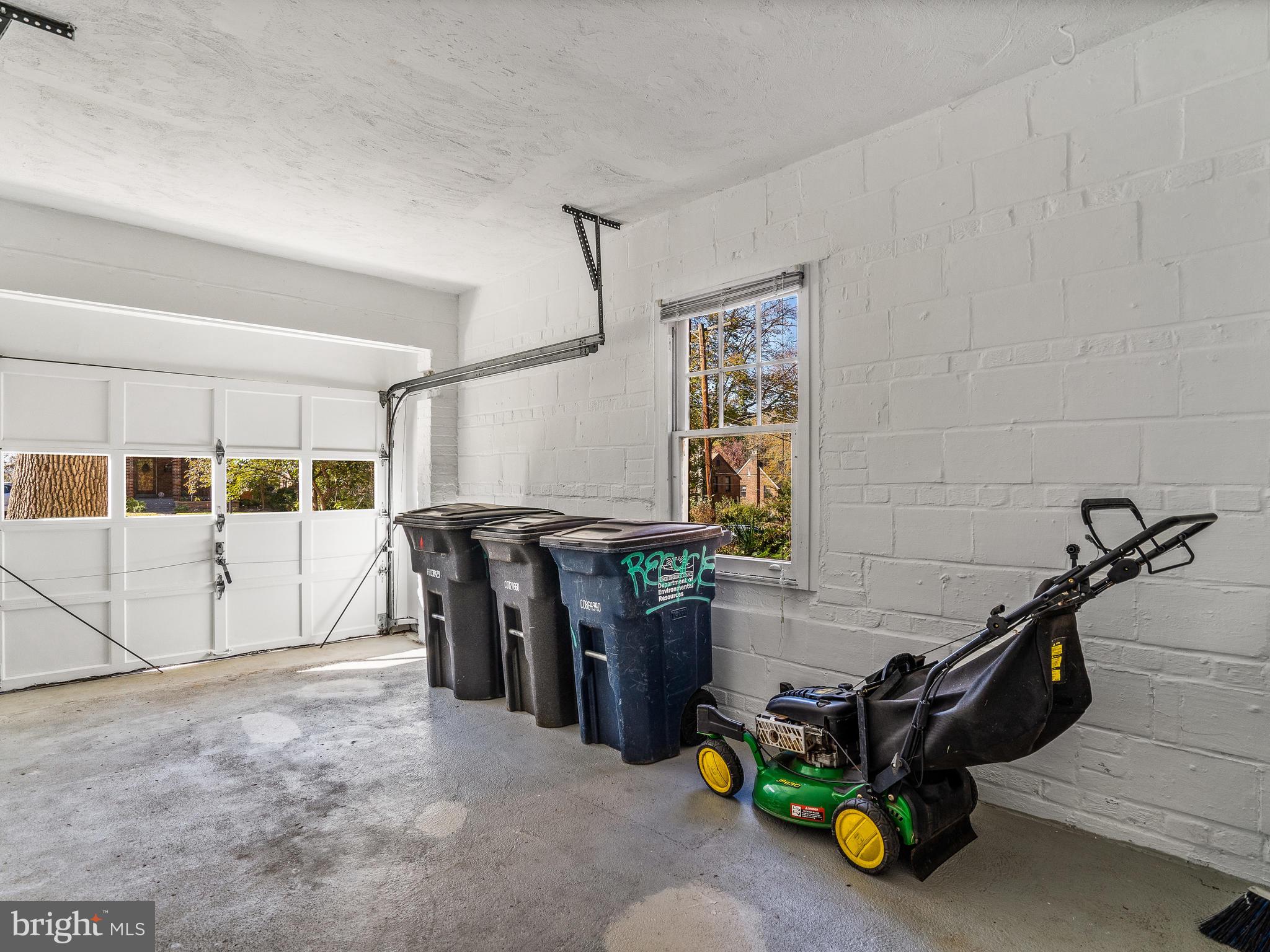 HYATTSVILLE HILLS - Residential