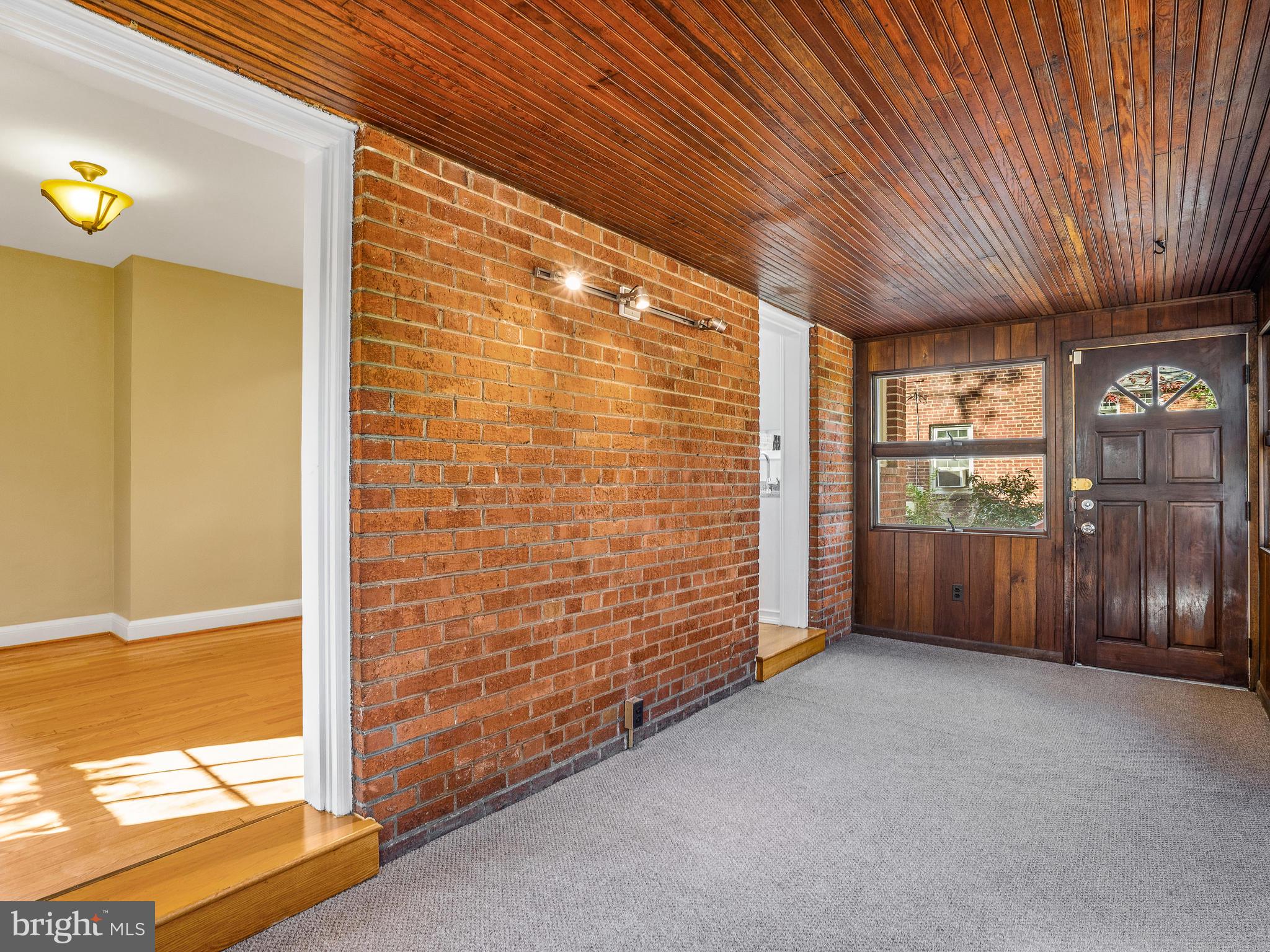 HYATTSVILLE HILLS - Residential