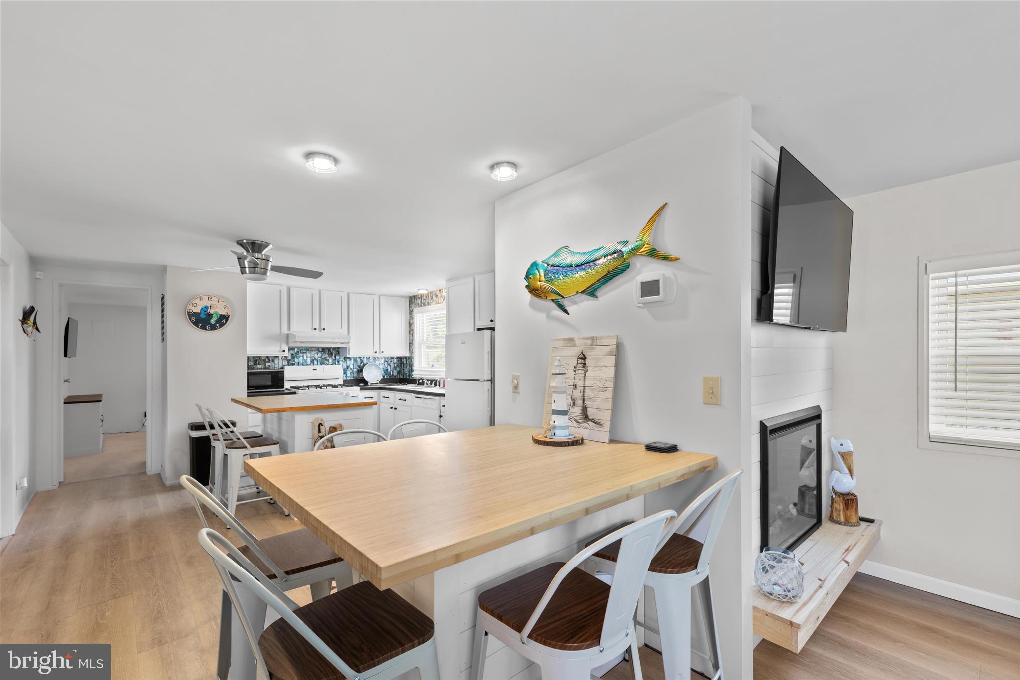 ANGOLA BEACH - Residential