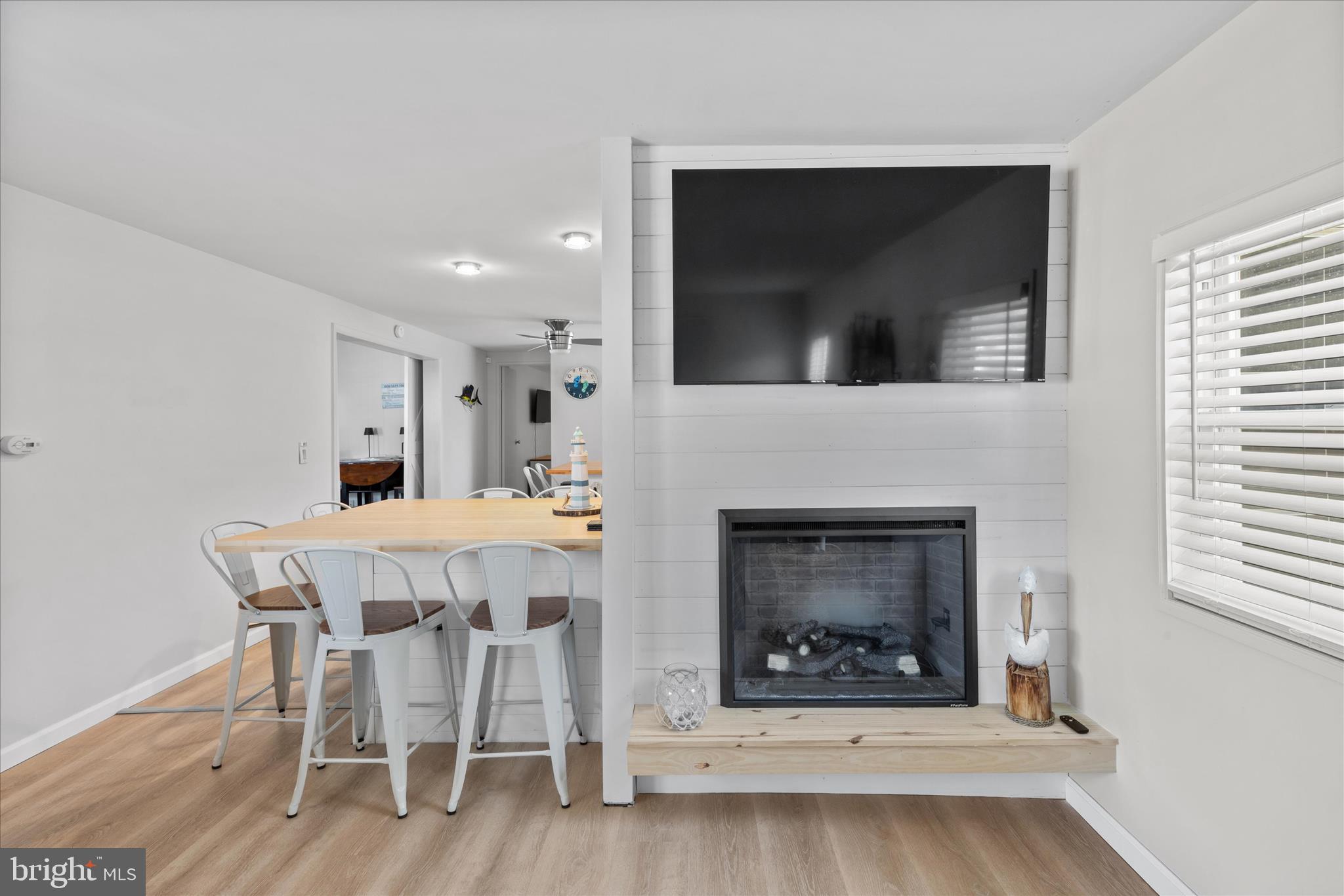 ANGOLA BEACH - Residential