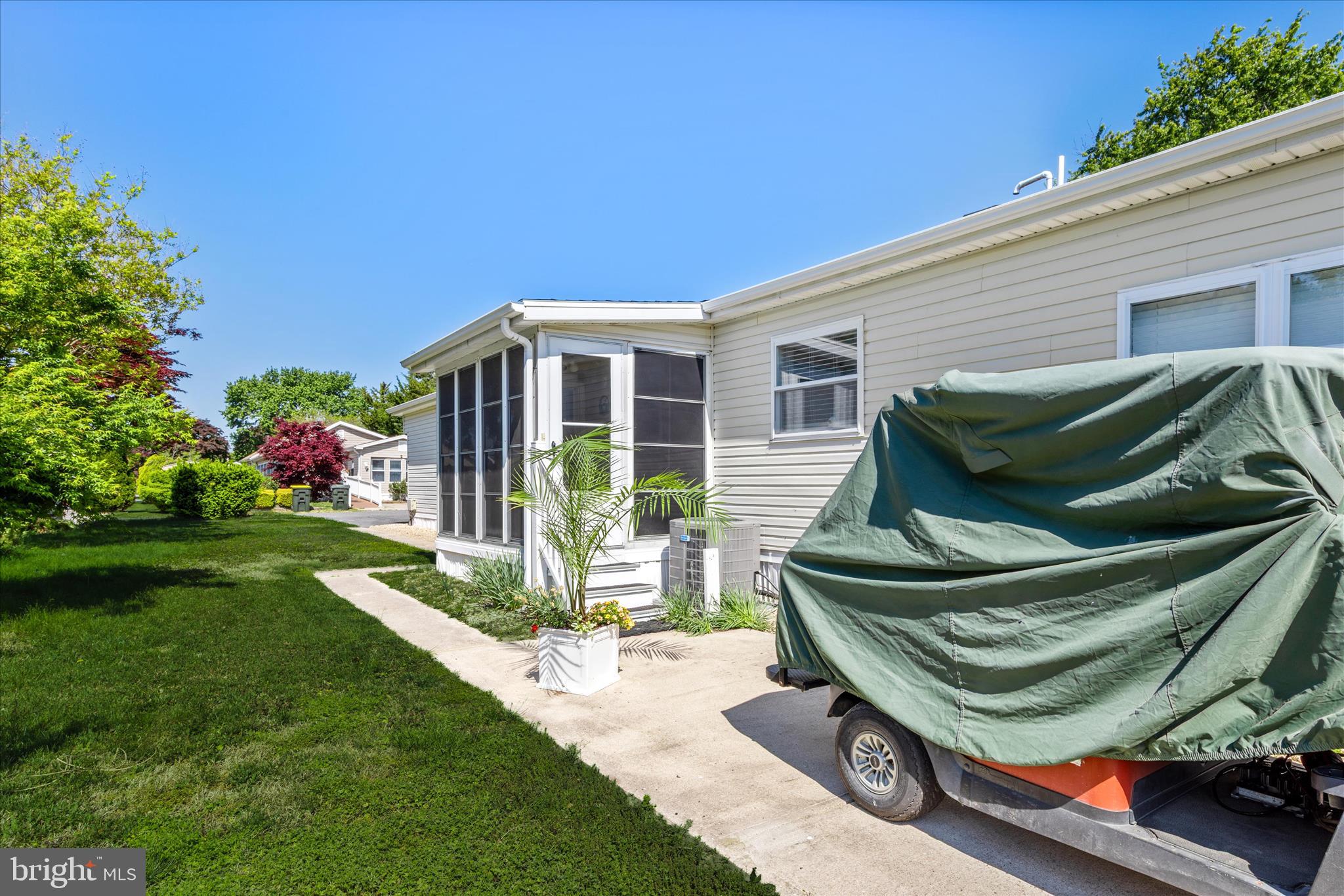 ANGOLA BEACH - Residential
