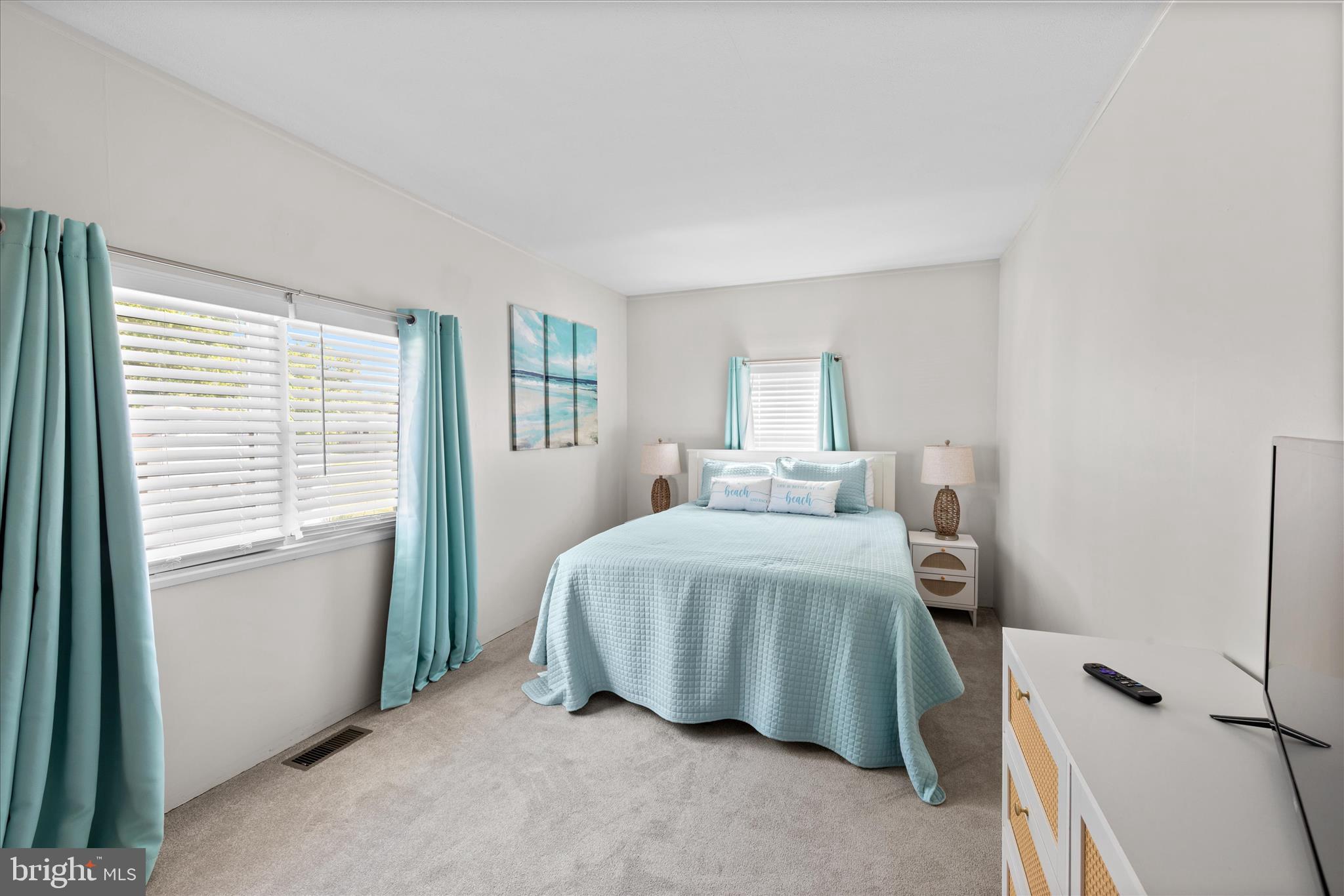 ANGOLA BEACH - Residential
