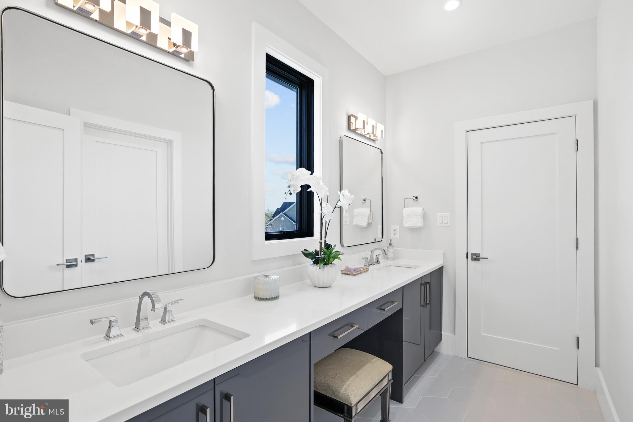 PIMMIT HILLS - Residential