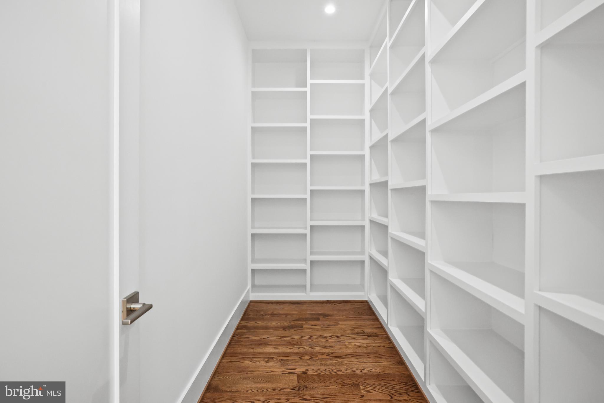 PIMMIT HILLS - Residential