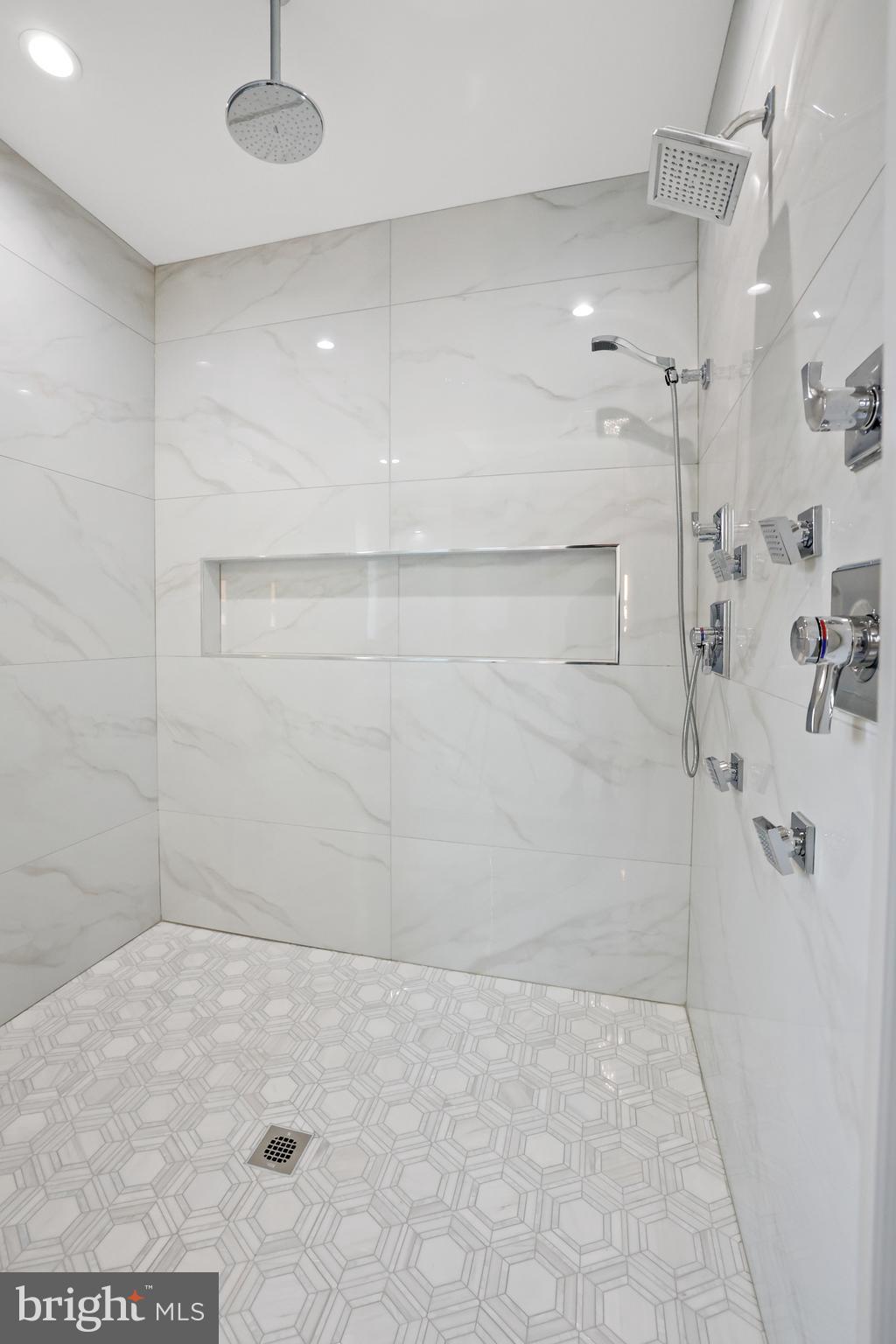 PIMMIT HILLS - Residential