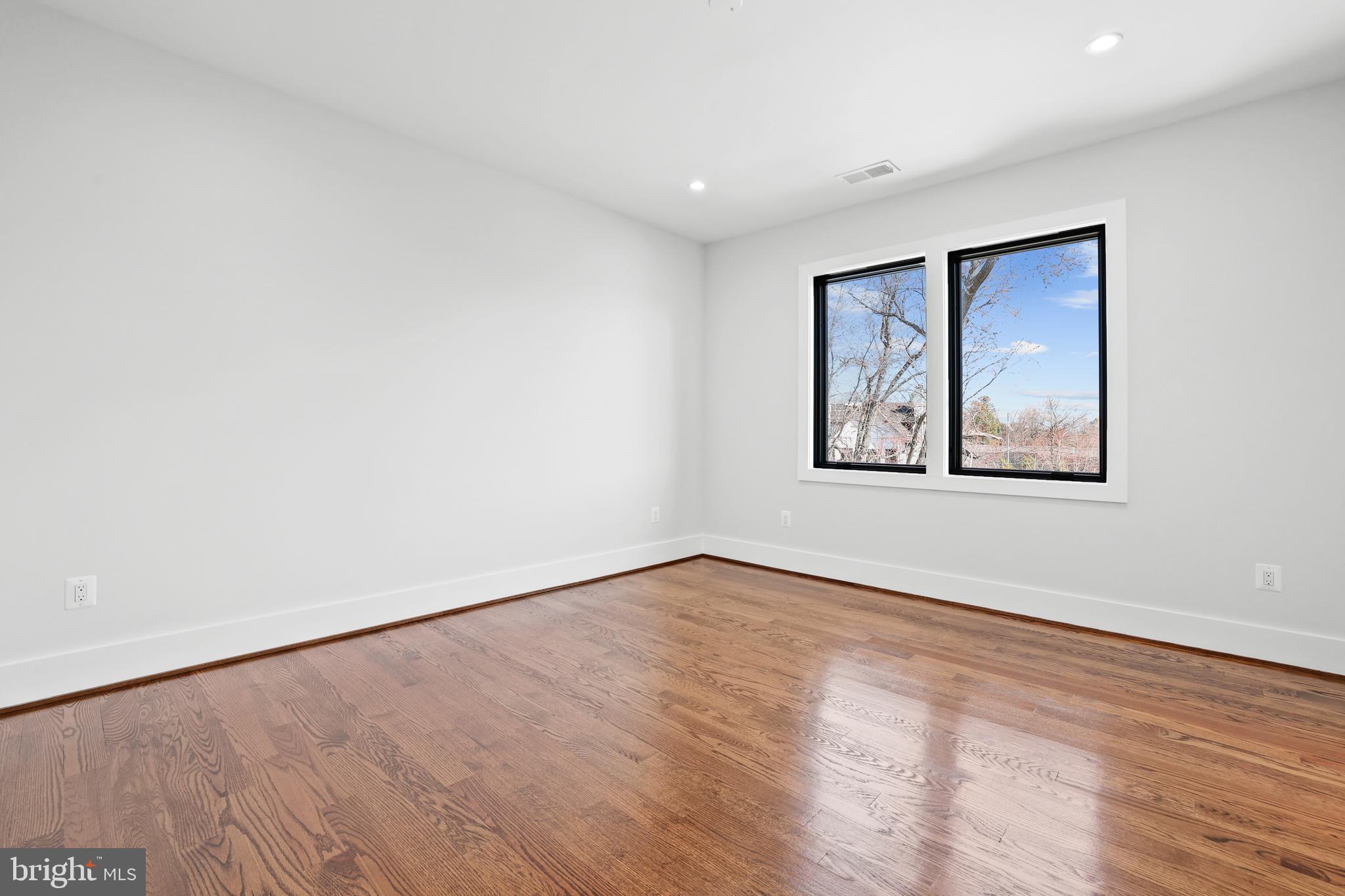 PIMMIT HILLS - Residential