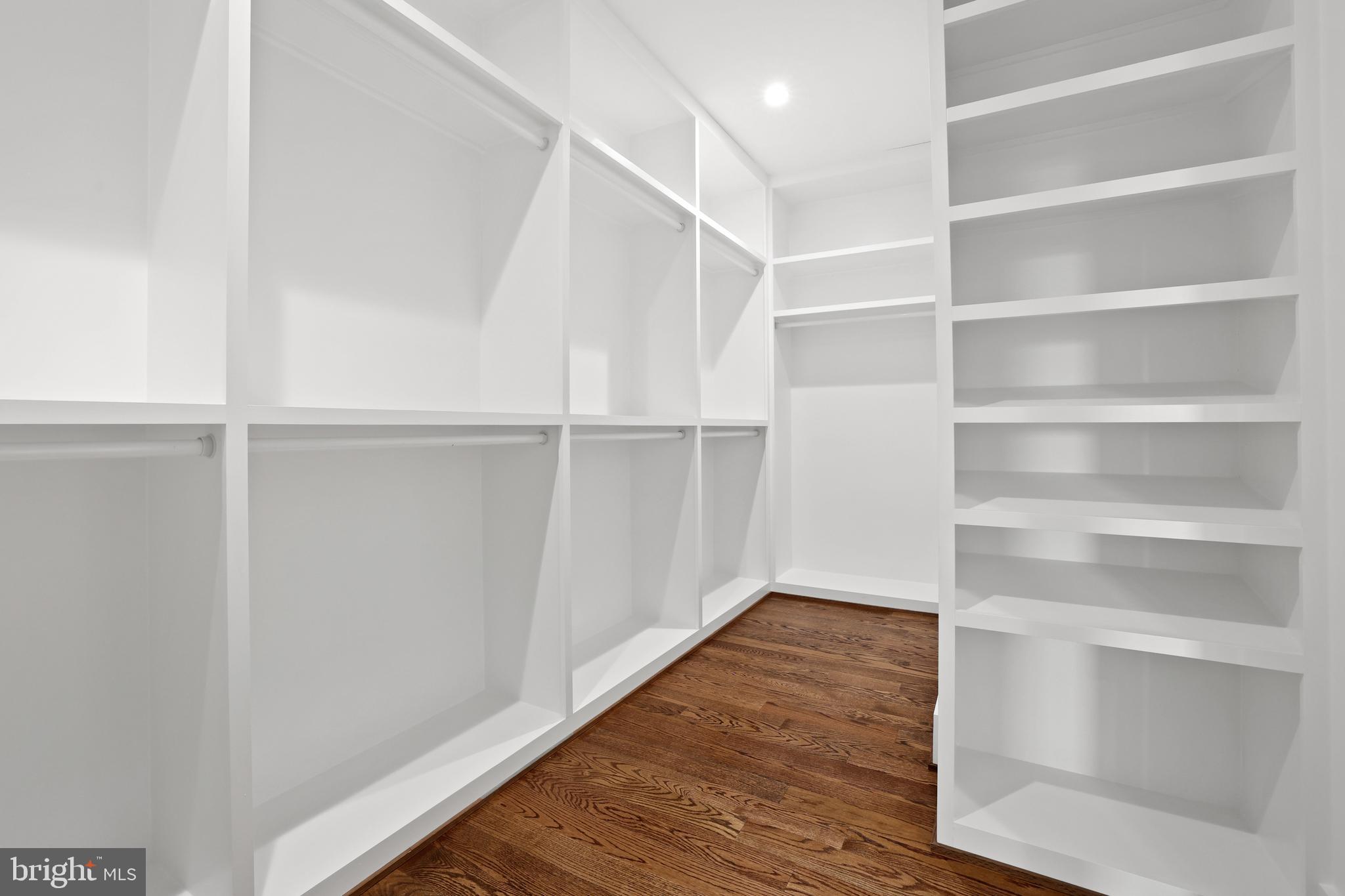 PIMMIT HILLS - Residential