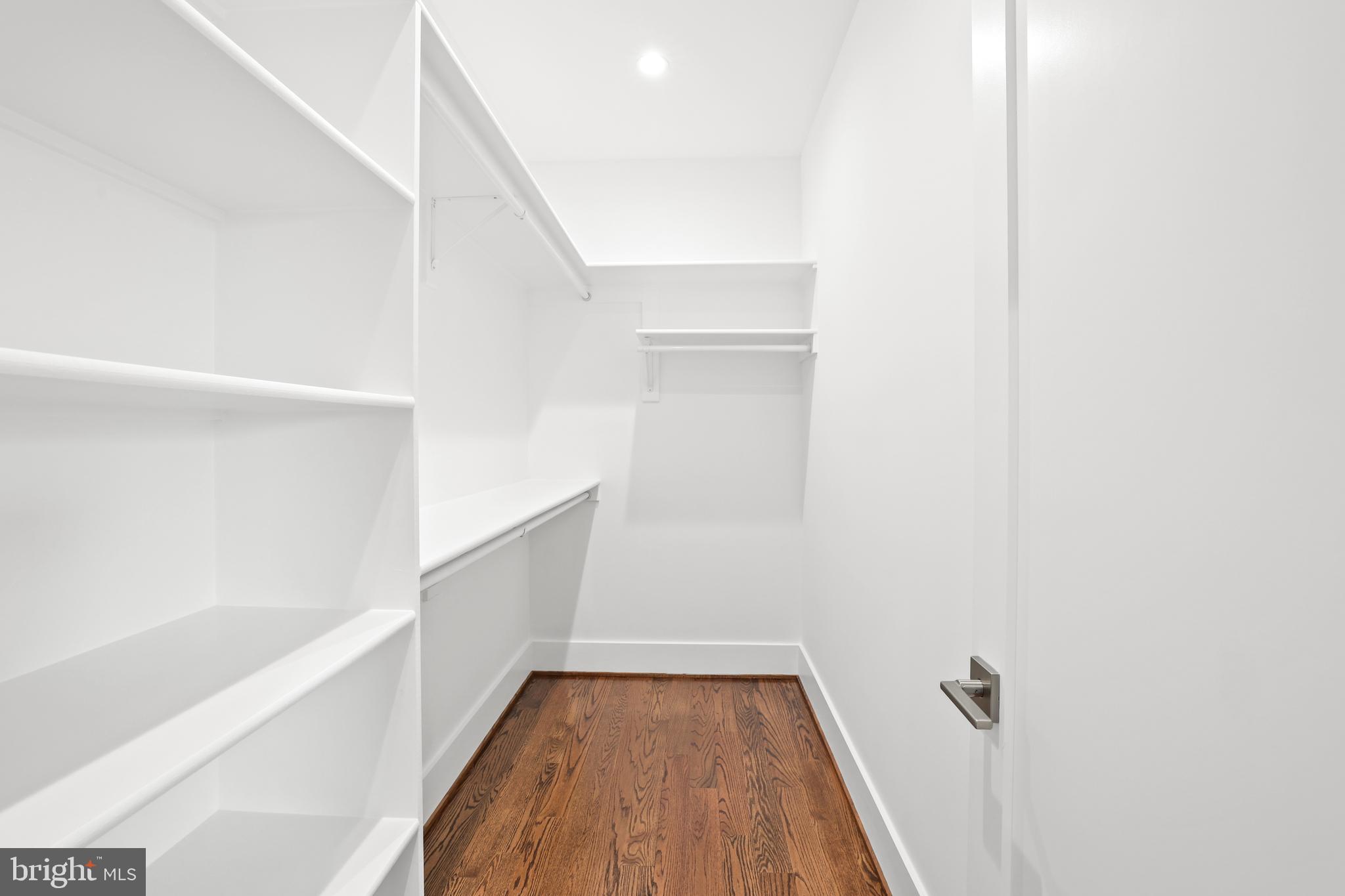 PIMMIT HILLS - Residential