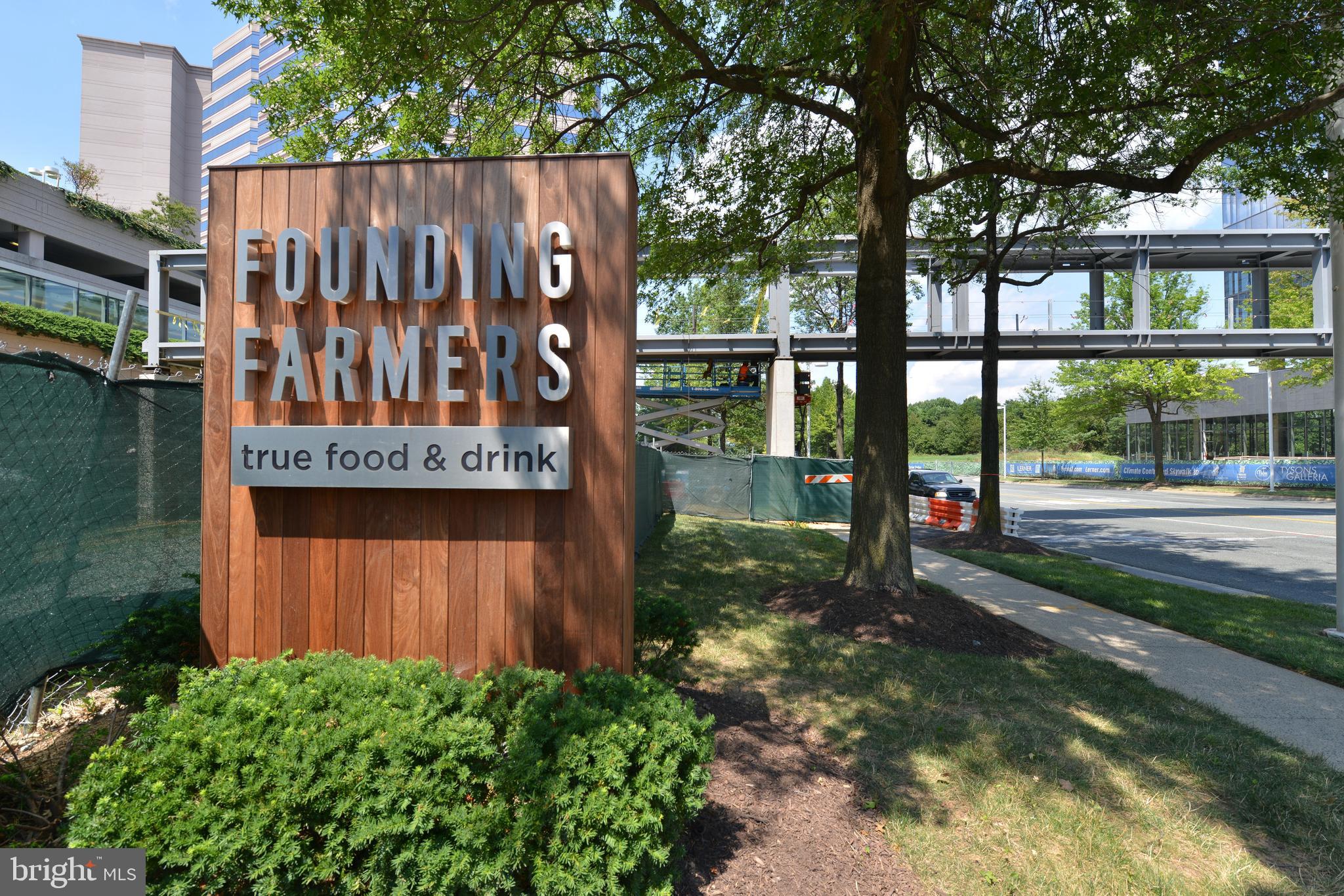 PIMMIT HILLS - Residential