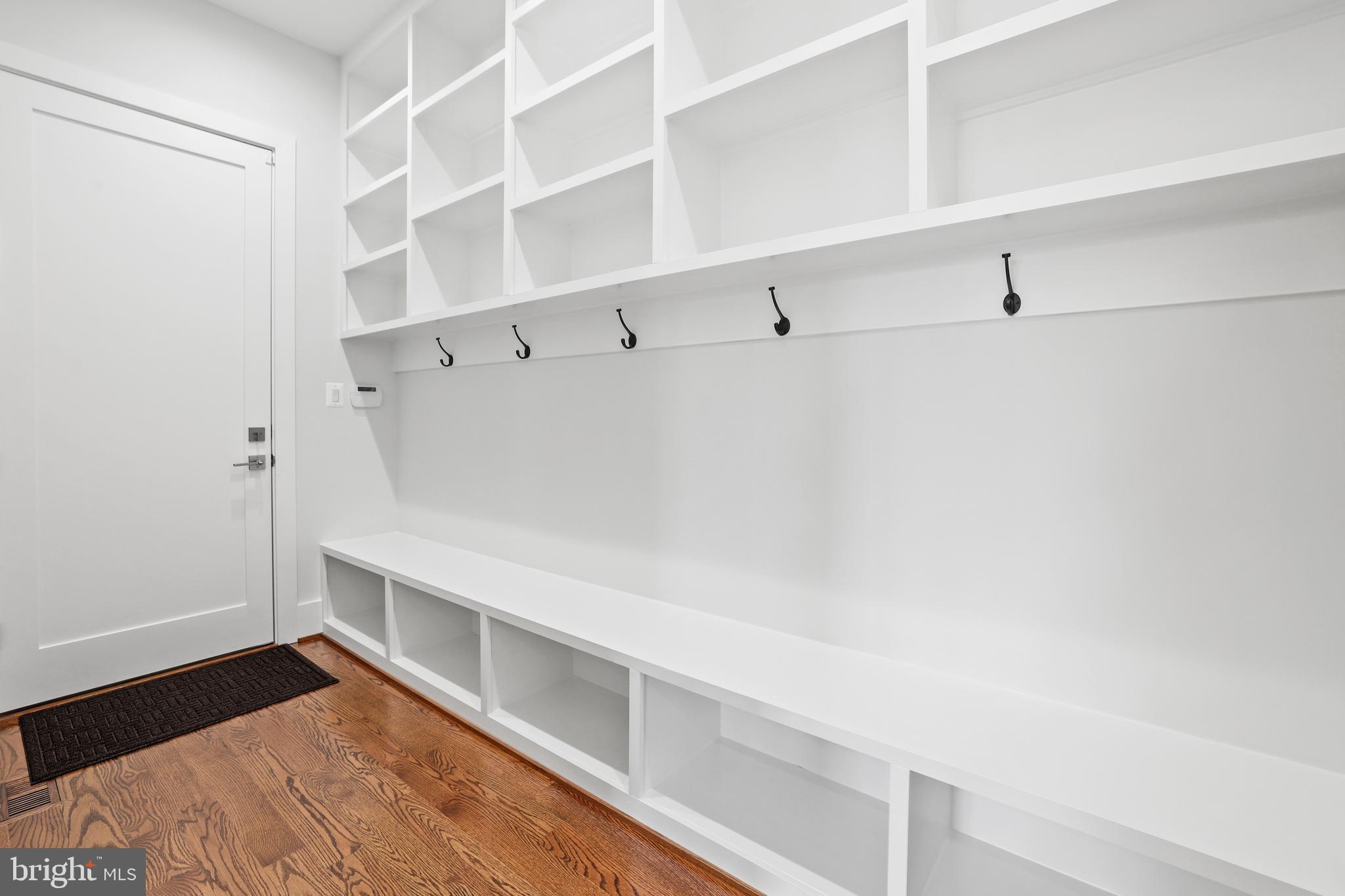 PIMMIT HILLS - Residential