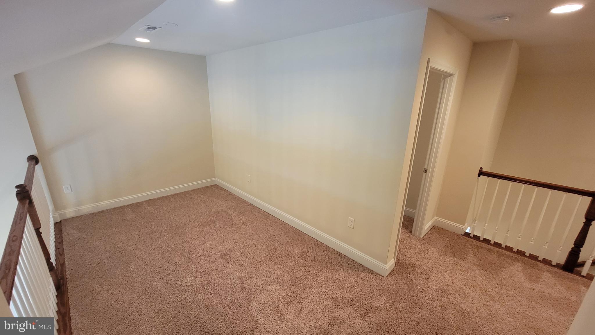 RIVER CROSSING VILLAS - Residential