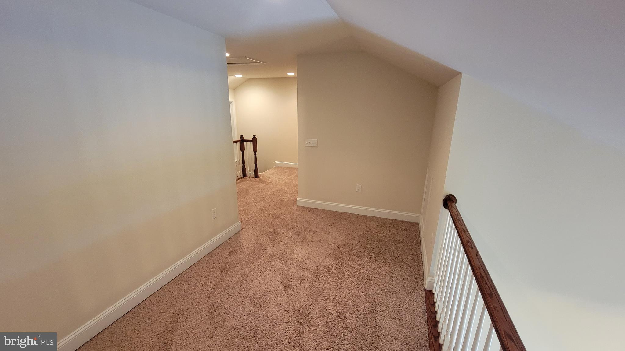 RIVER CROSSING VILLAS - Residential