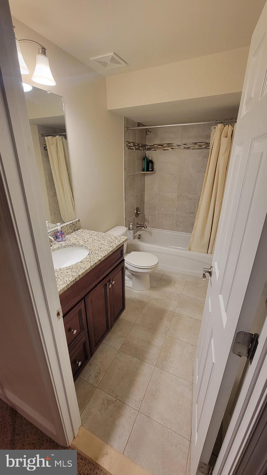 RIVER CROSSING VILLAS - Residential