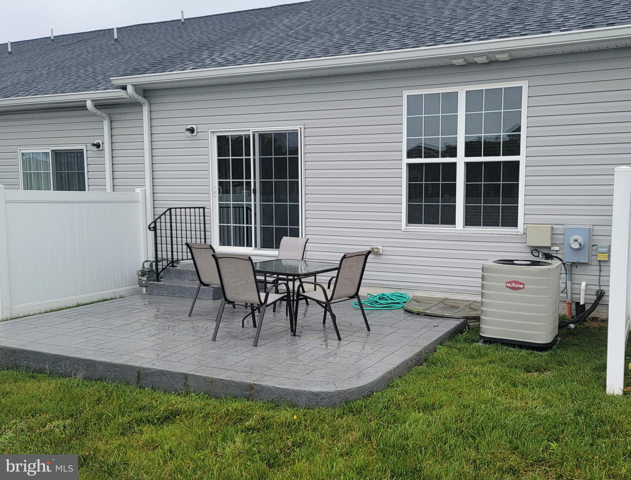 RIVER CROSSING VILLAS - Residential