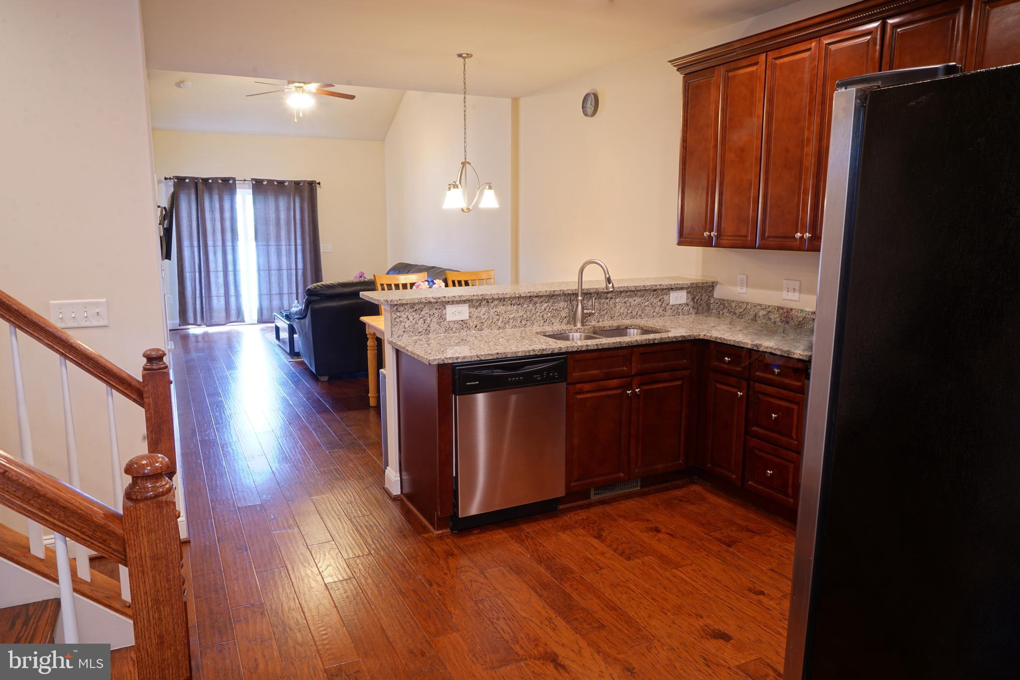 RIVER CROSSING VILLAS - Residential