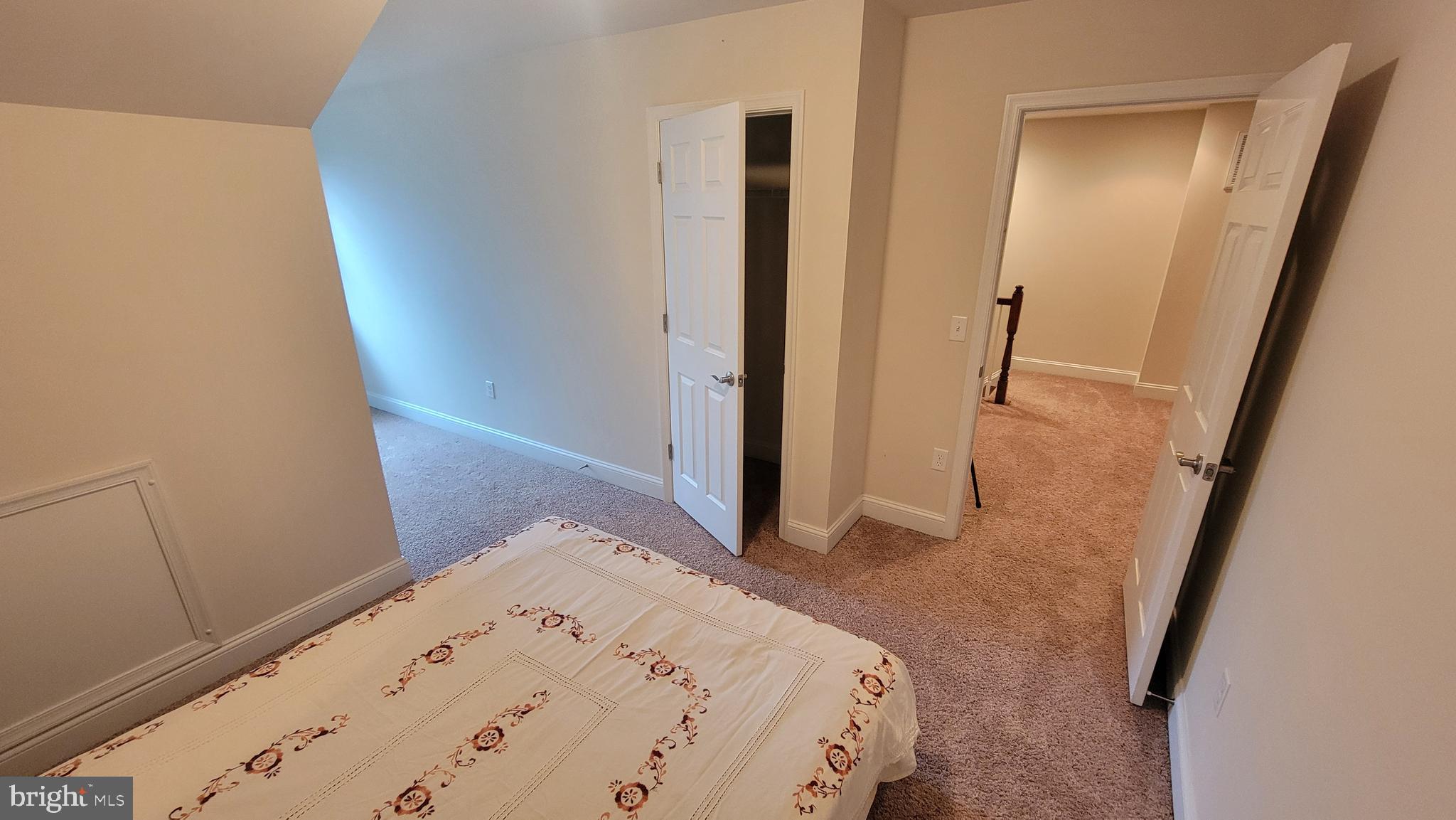 RIVER CROSSING VILLAS - Residential