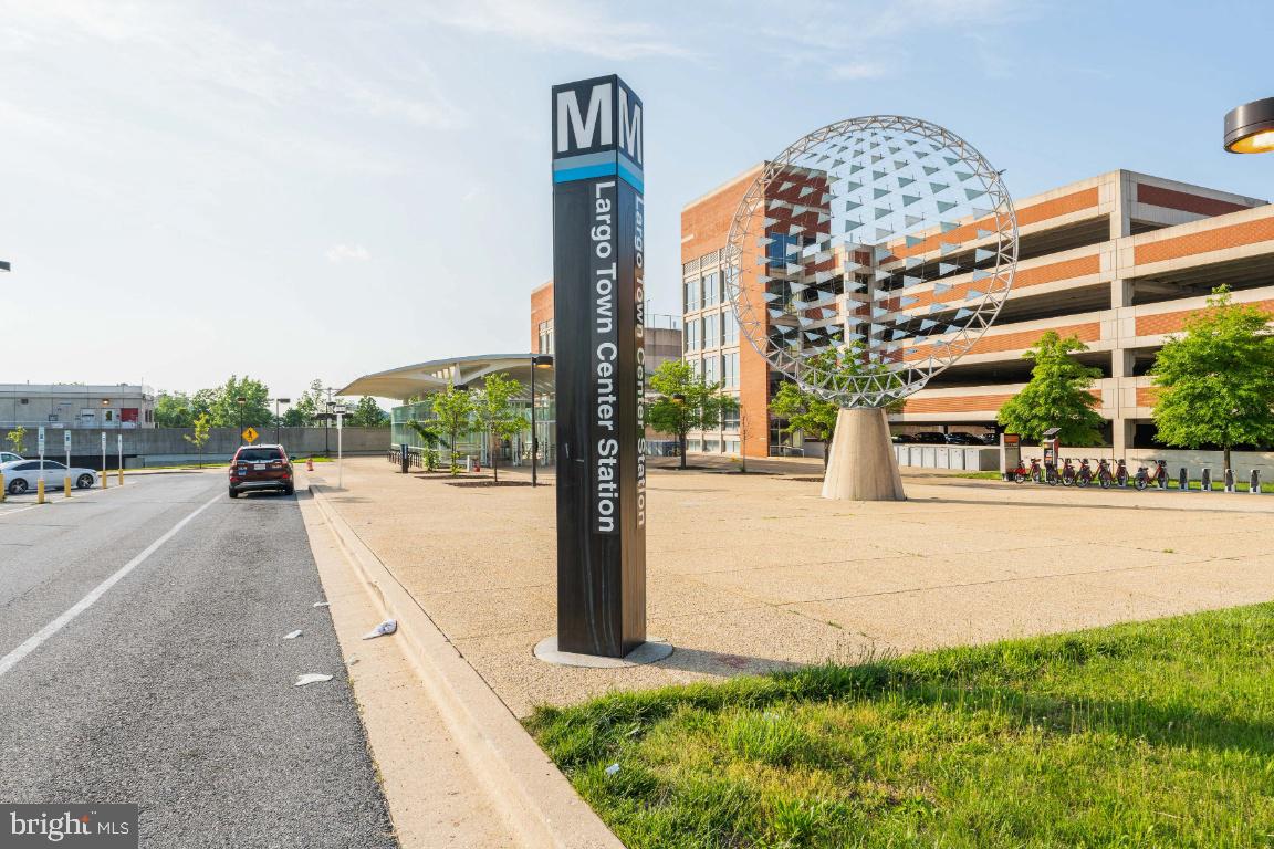 LARGO TOWN CENTER CONDOMINIUMS - Residential