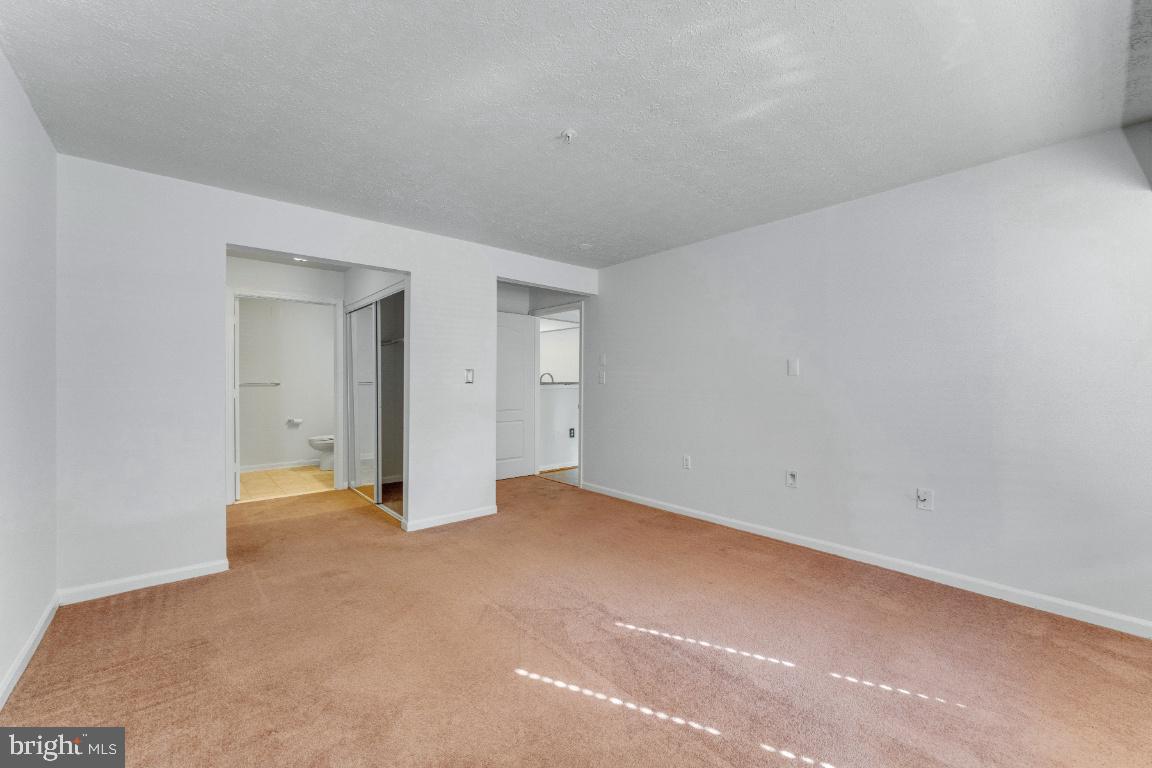 LARGO TOWN CENTER CONDOMINIUMS - Residential