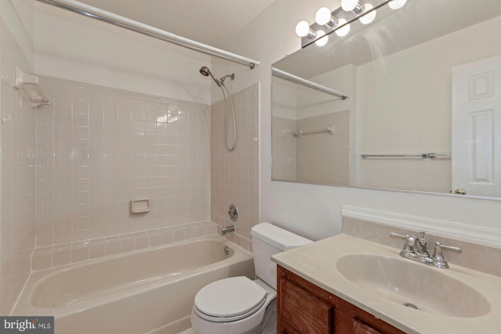 PARK OVERLOOK - Residential Lease