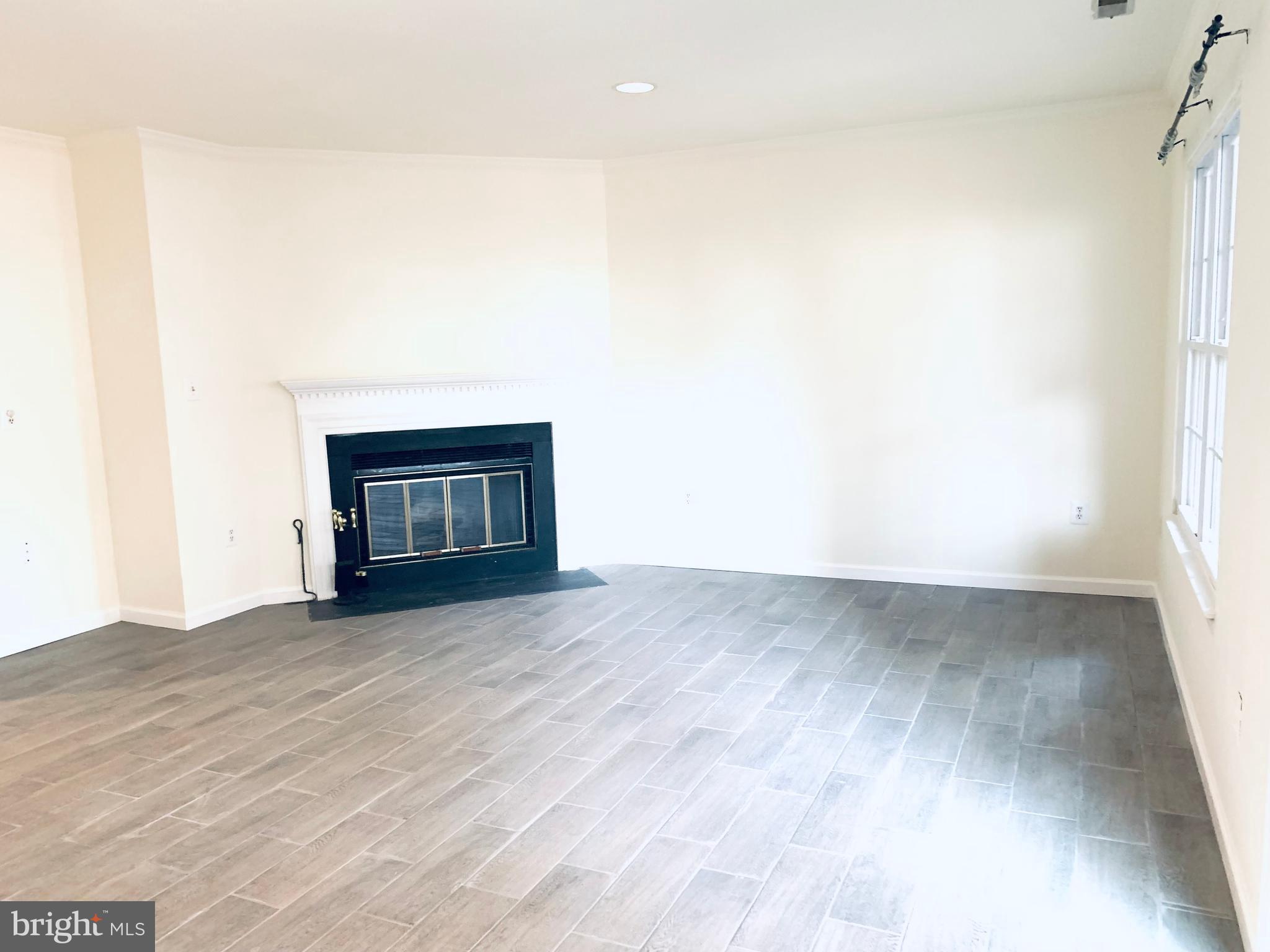 PARK OVERLOOK - Residential Lease