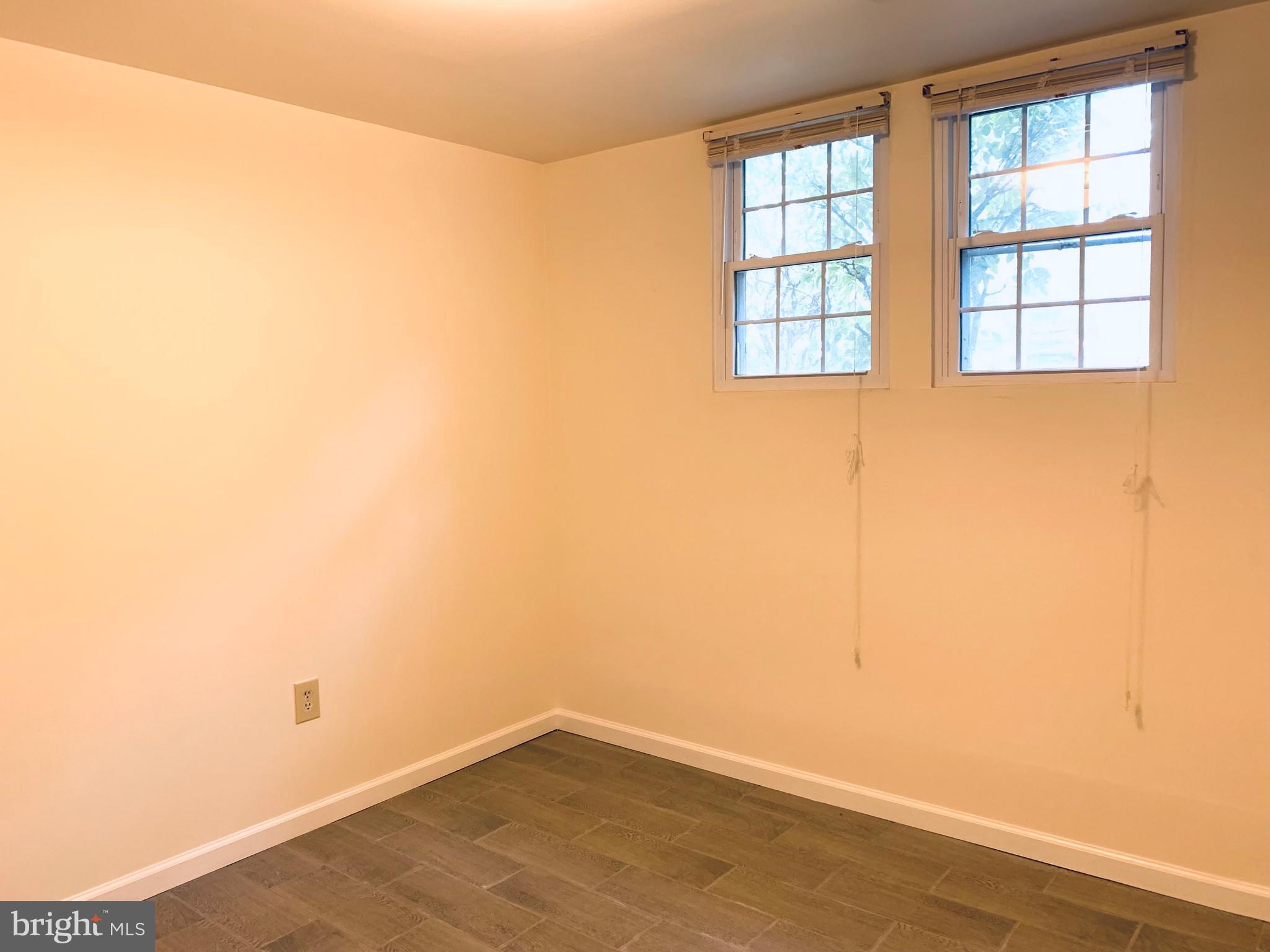 PARK OVERLOOK - Residential Lease