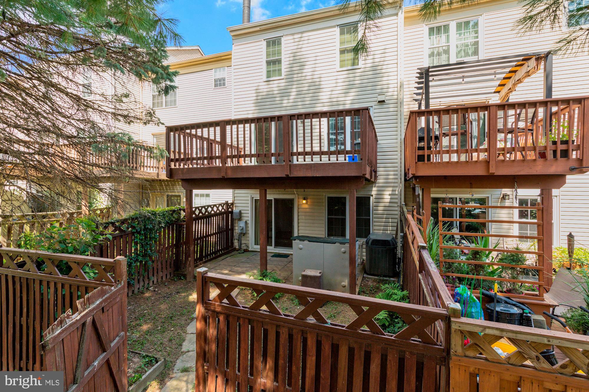 PARK OVERLOOK - Residential Lease