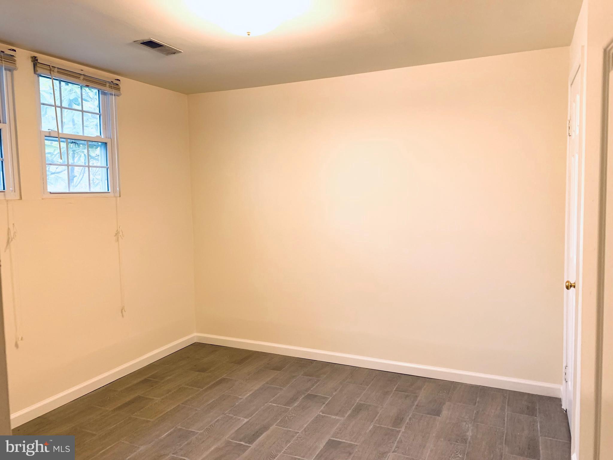 PARK OVERLOOK - Residential Lease