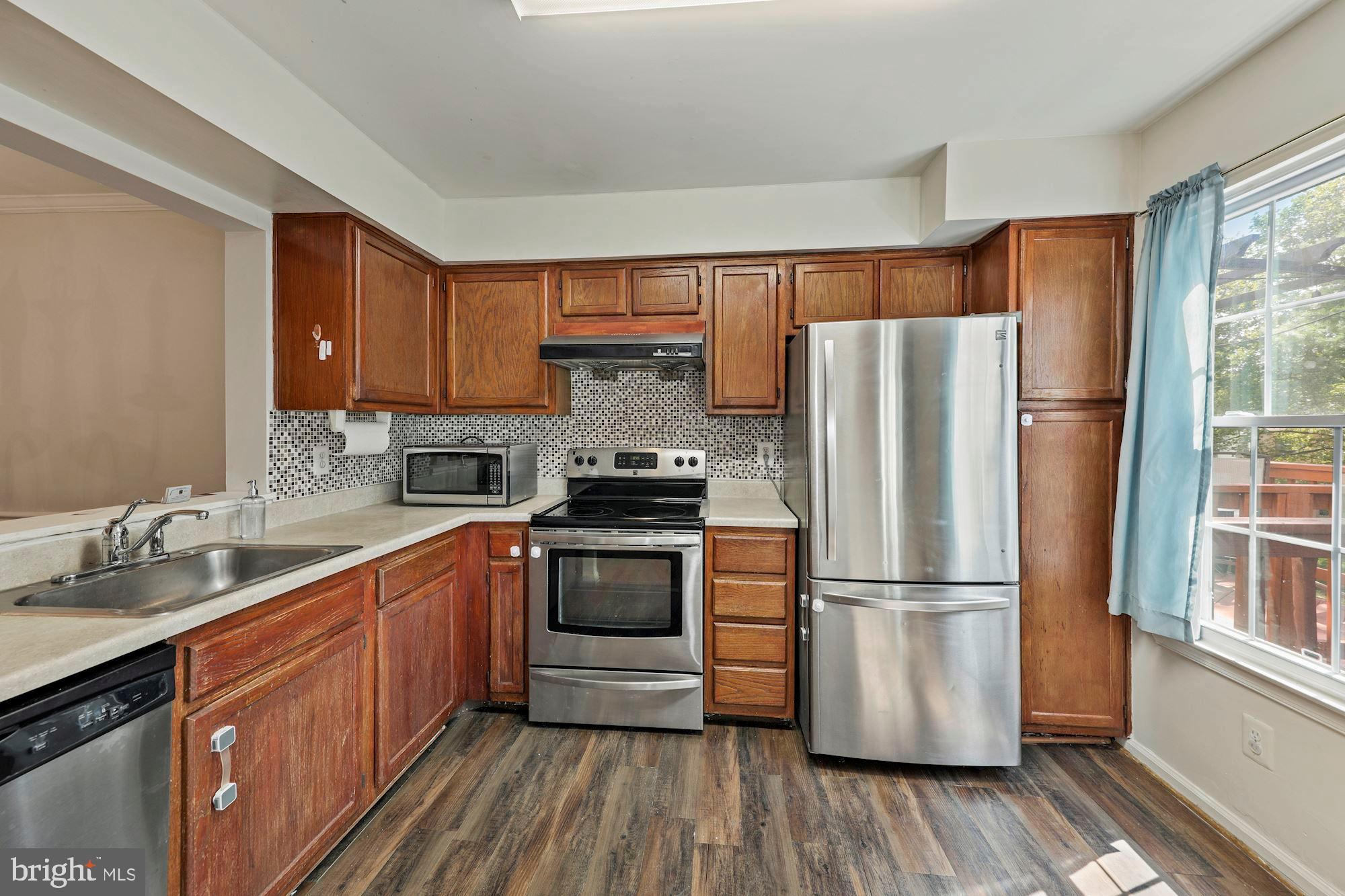 PARK OVERLOOK - Residential Lease