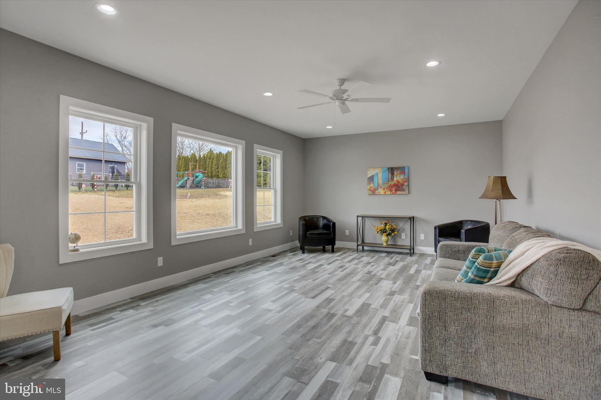 TOWN AND COUNTRY - Residential