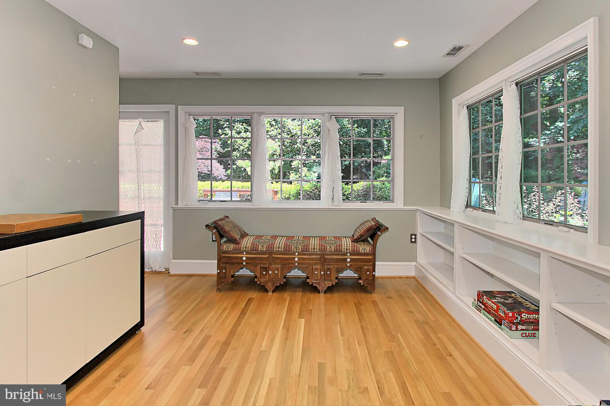 FALCON RIDGE - Residential