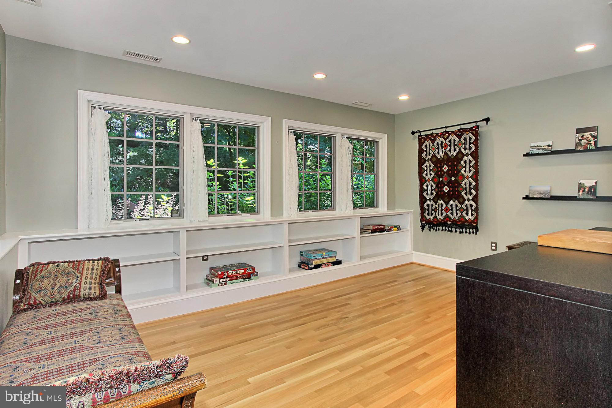 FALCON RIDGE - Residential