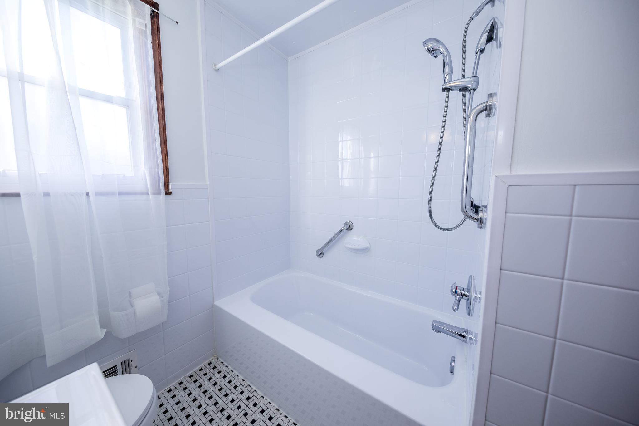 PERRY HALL - Residential