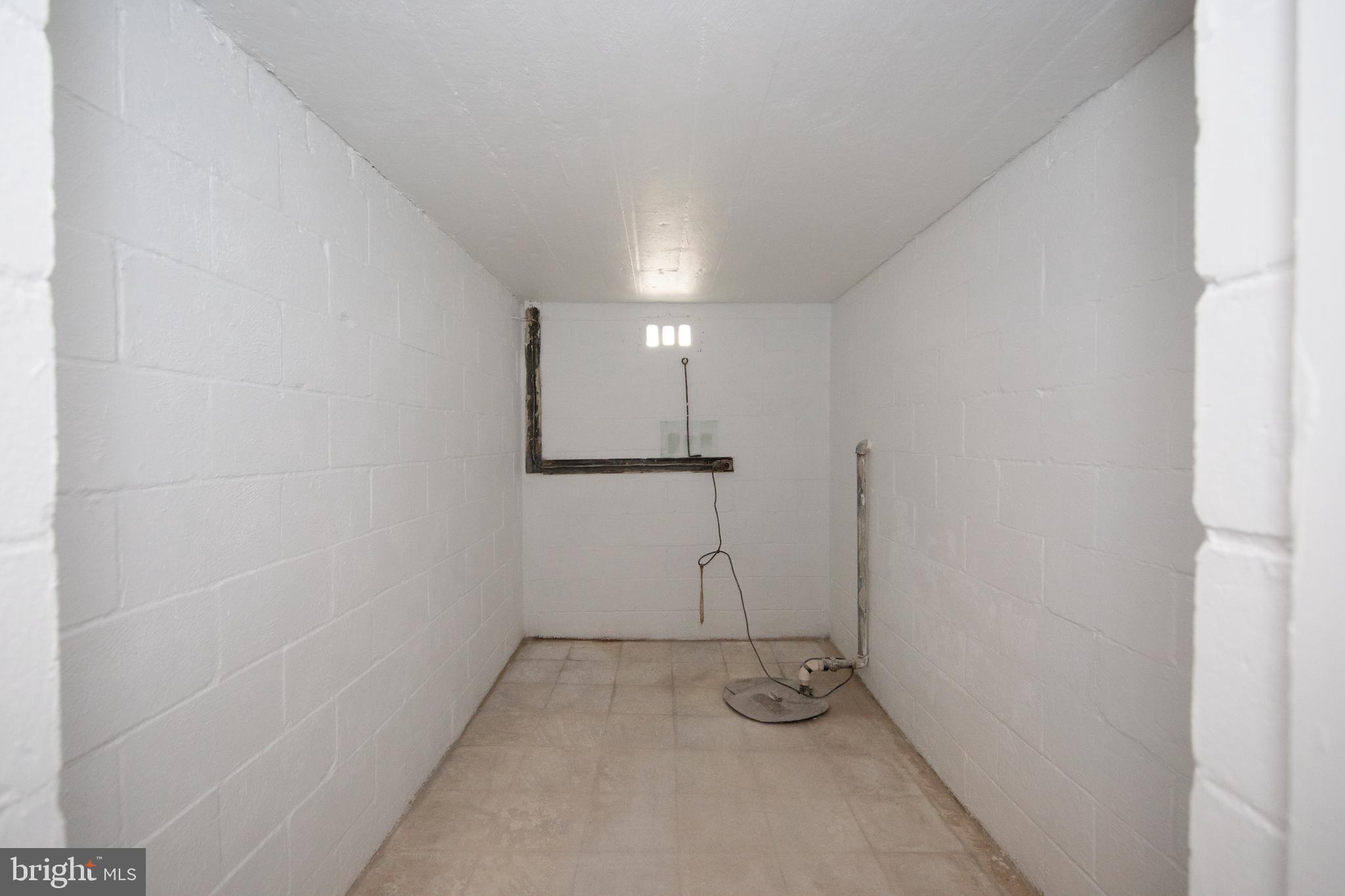 PERRY HALL - Residential