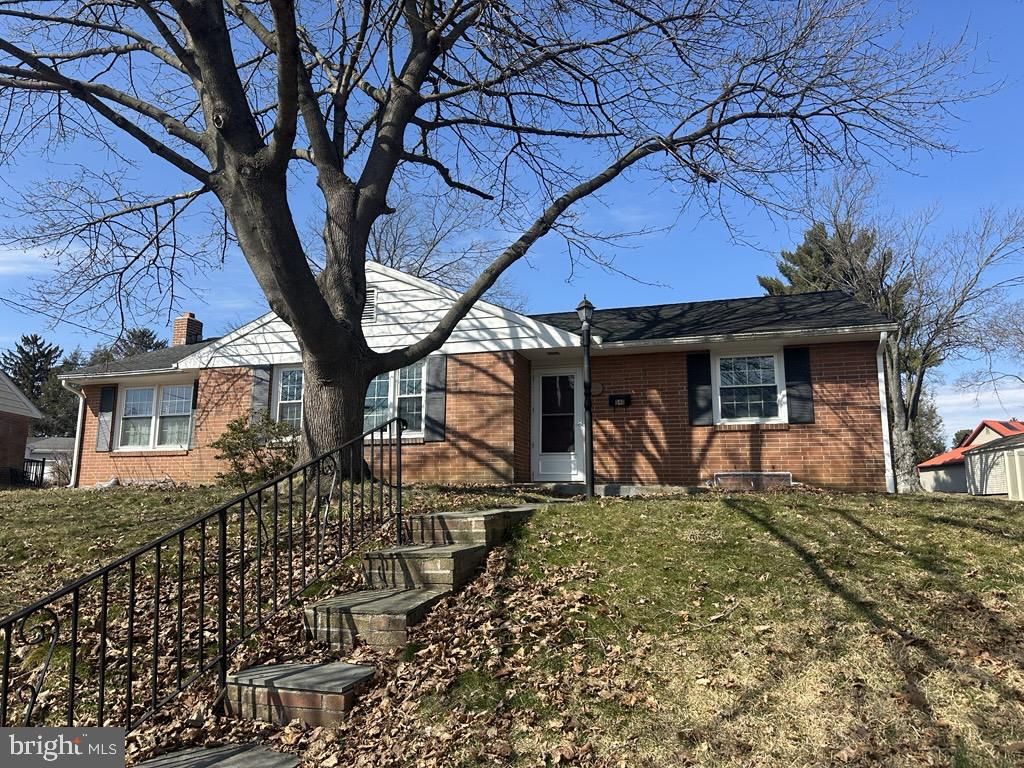 Photo of 549 Oak Ridge Drive, MILLERSVILLE, PA 17551 (MLS # PALA2084040)