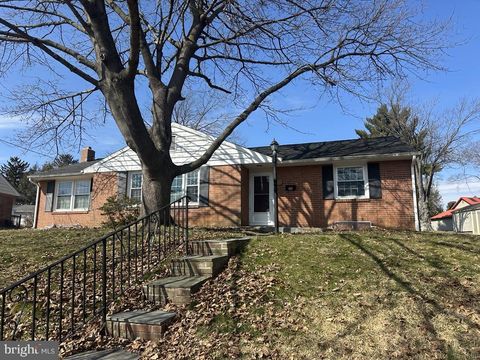 549 OAK RIDGE DRIVE MILLERSVILLE PA 17551