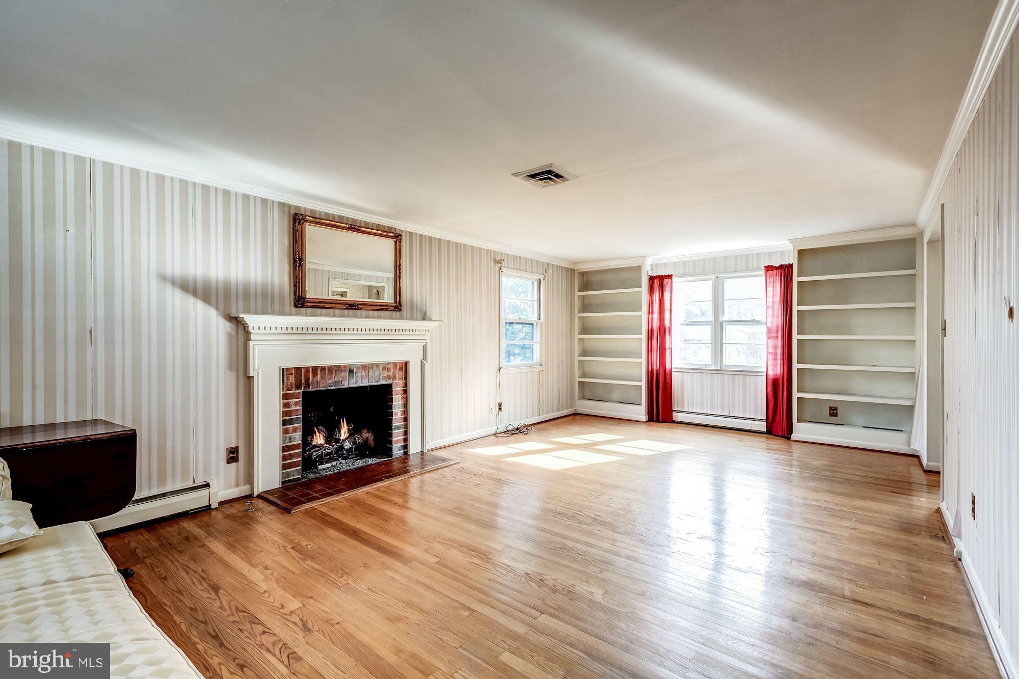 SUGARLAND HEIGHTS - Residential