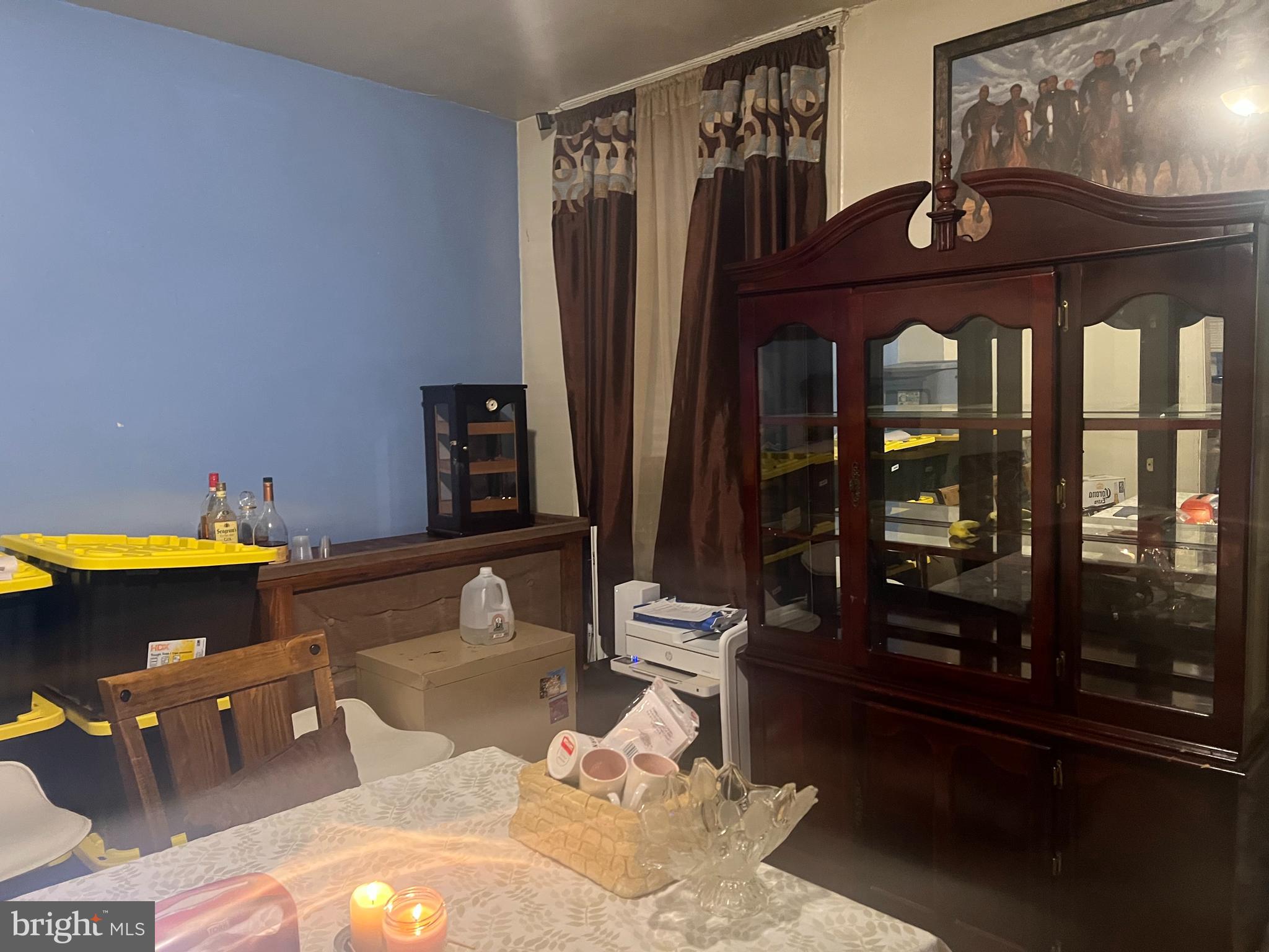 ALBEMARLE SQUARE - Residential