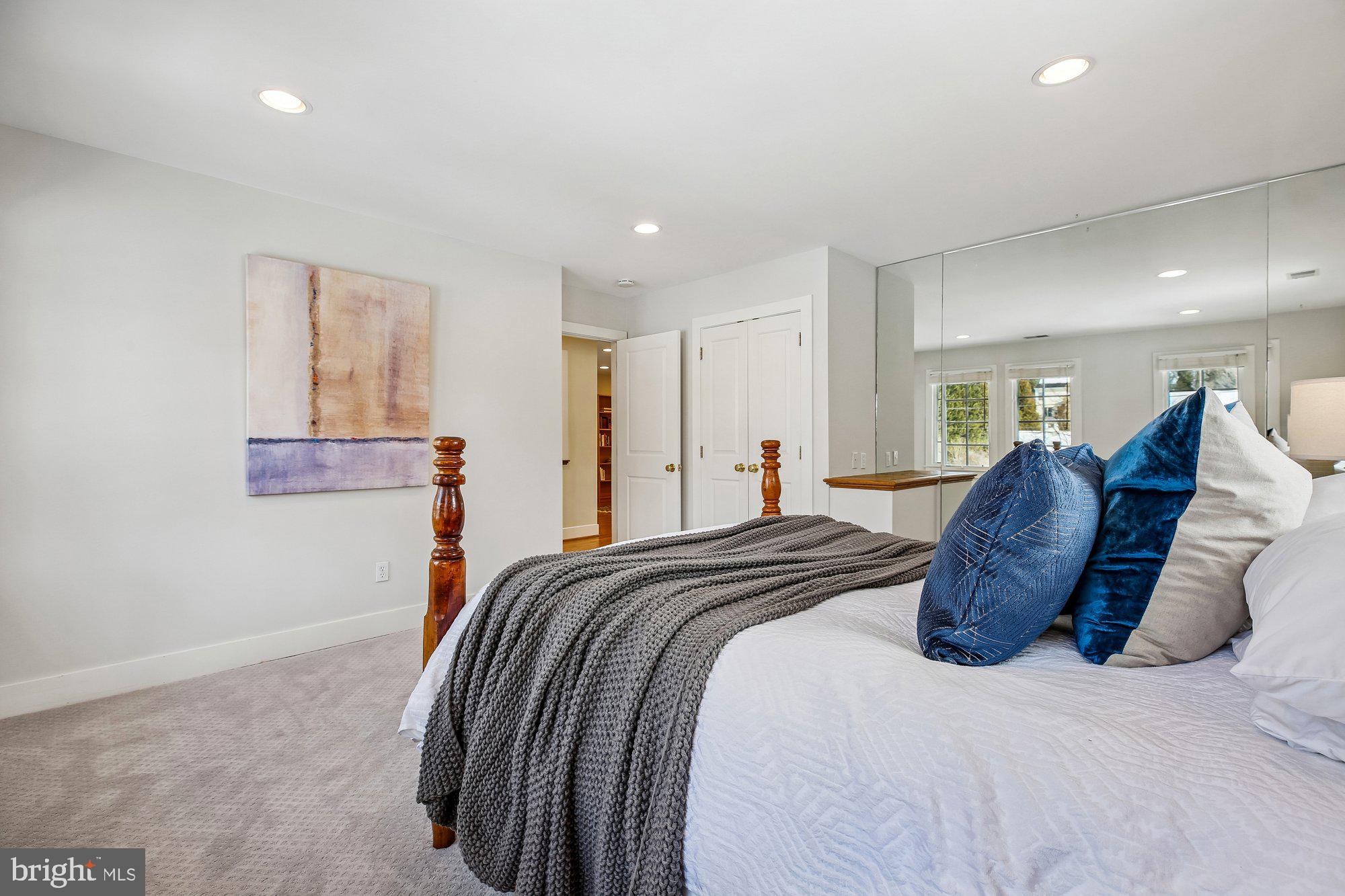 WILLIAMSBURG GARDENS - Residential