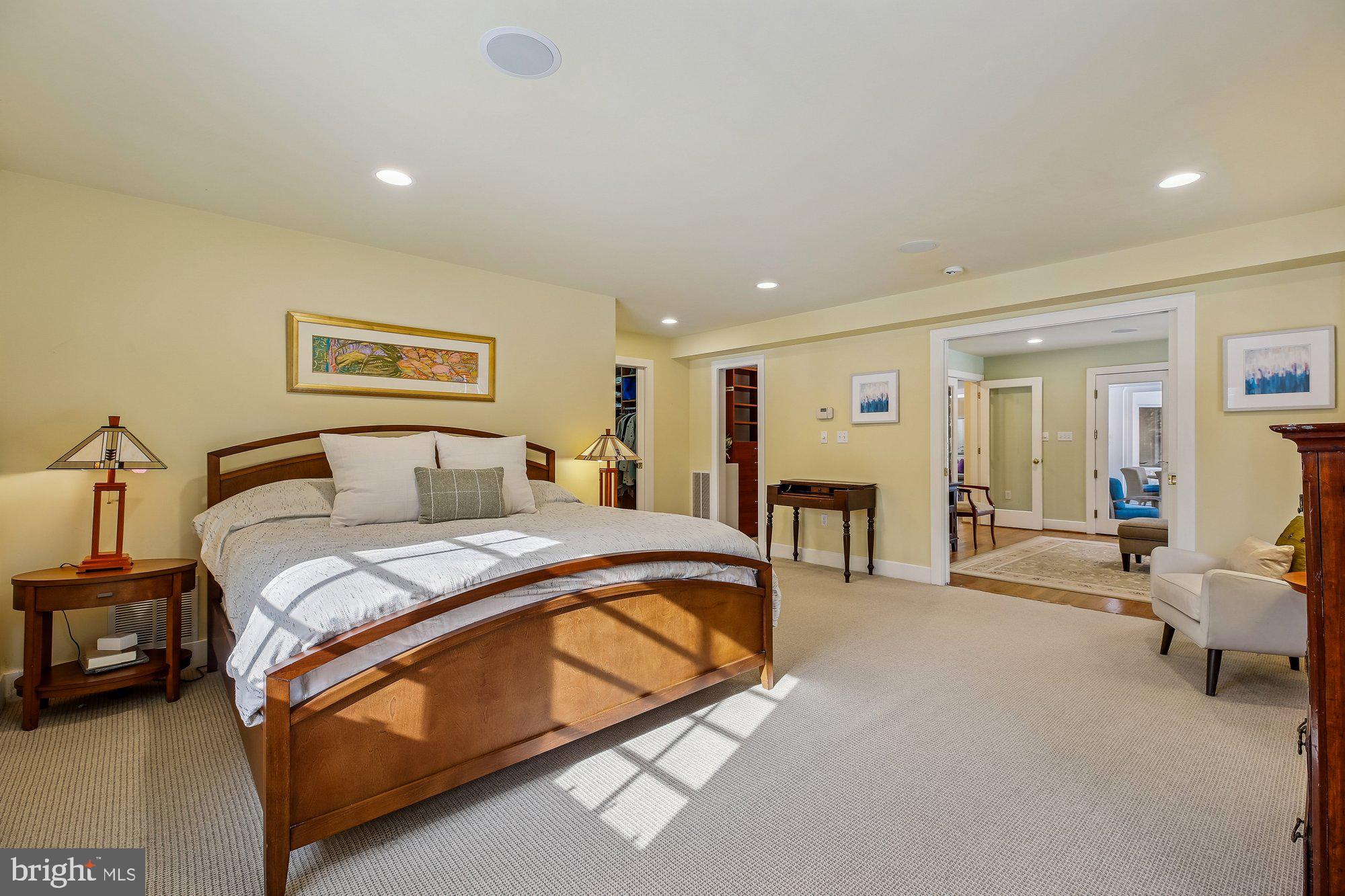 WILLIAMSBURG GARDENS - Residential