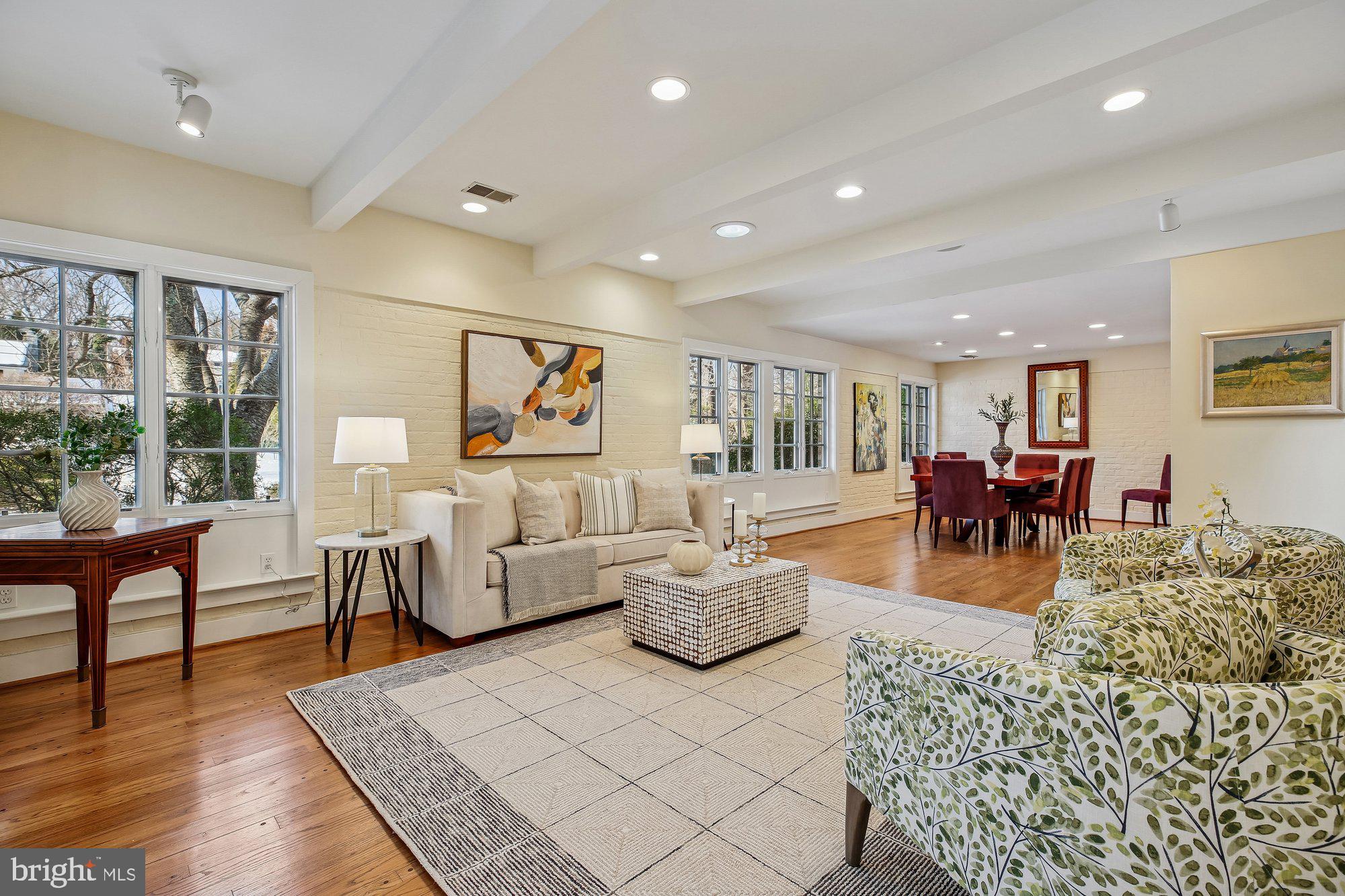 WILLIAMSBURG GARDENS - Residential