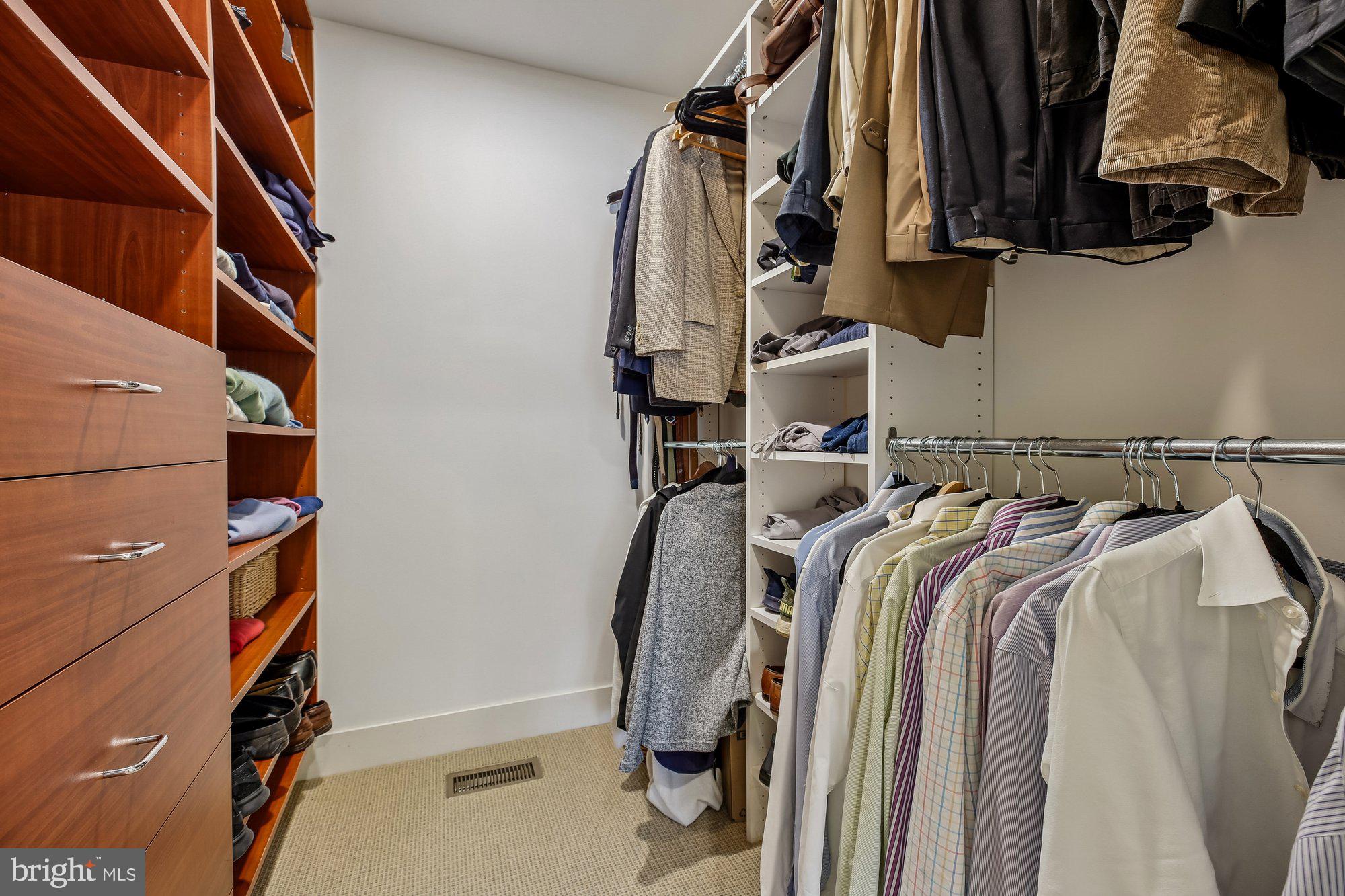 WILLIAMSBURG GARDENS - Residential