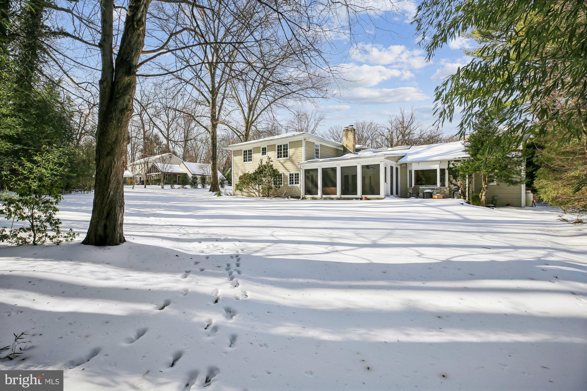 WILLIAMSBURG GARDENS - Residential