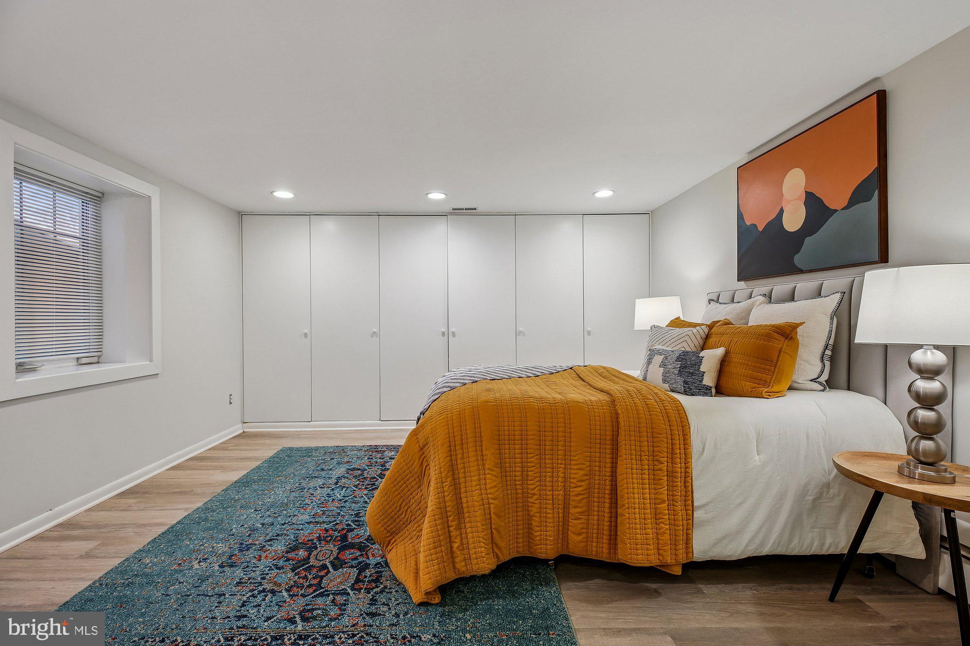 WILLIAMSBURG GARDENS - Residential