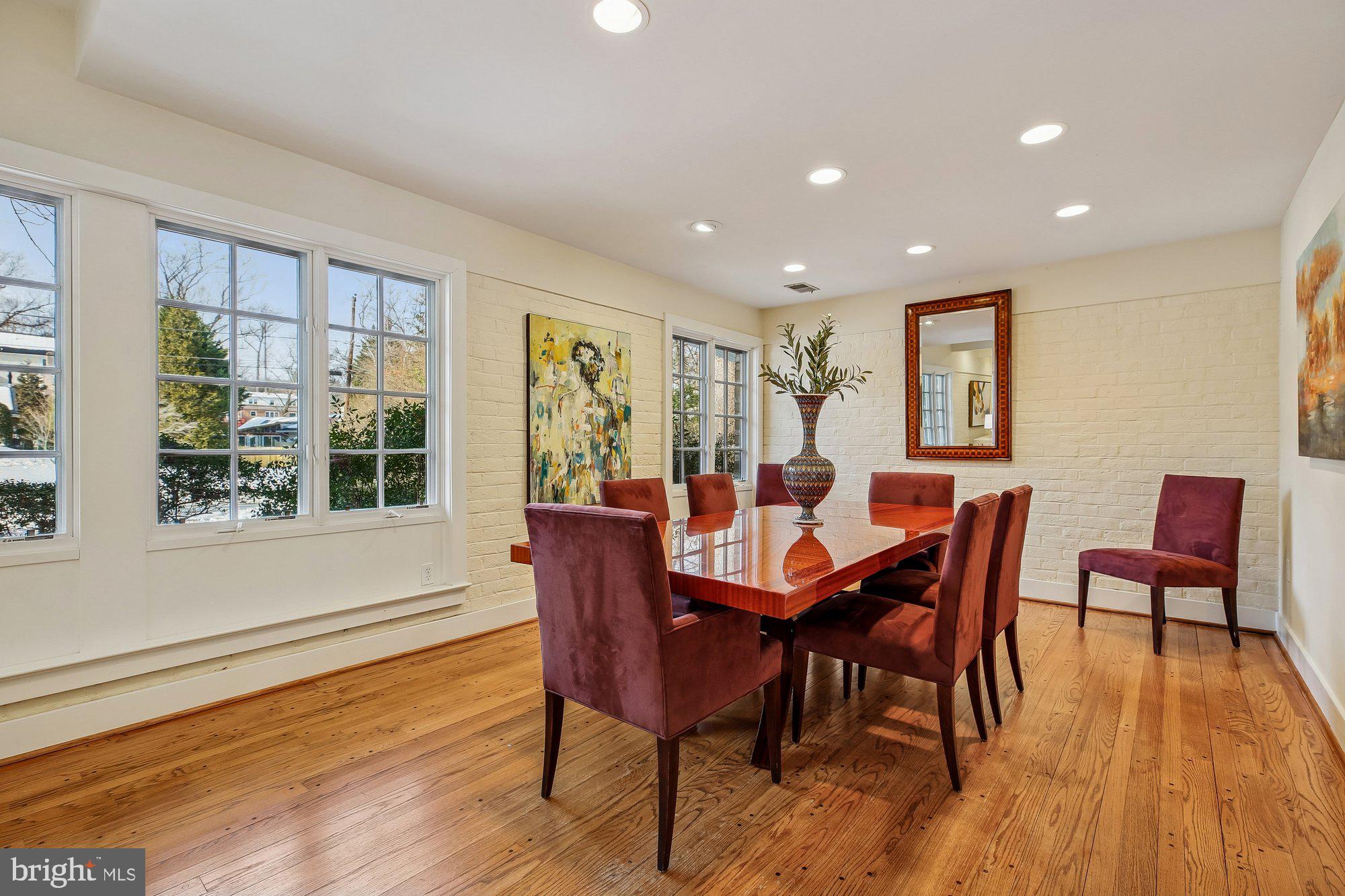 WILLIAMSBURG GARDENS - Residential