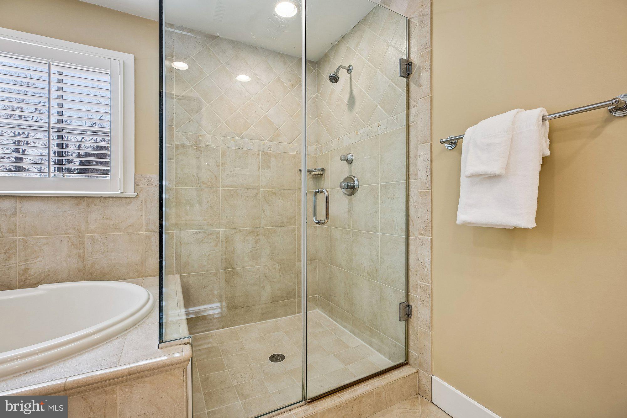 WILLIAMSBURG GARDENS - Residential