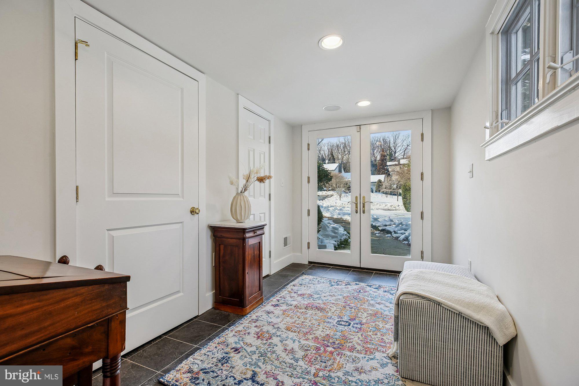 WILLIAMSBURG GARDENS - Residential