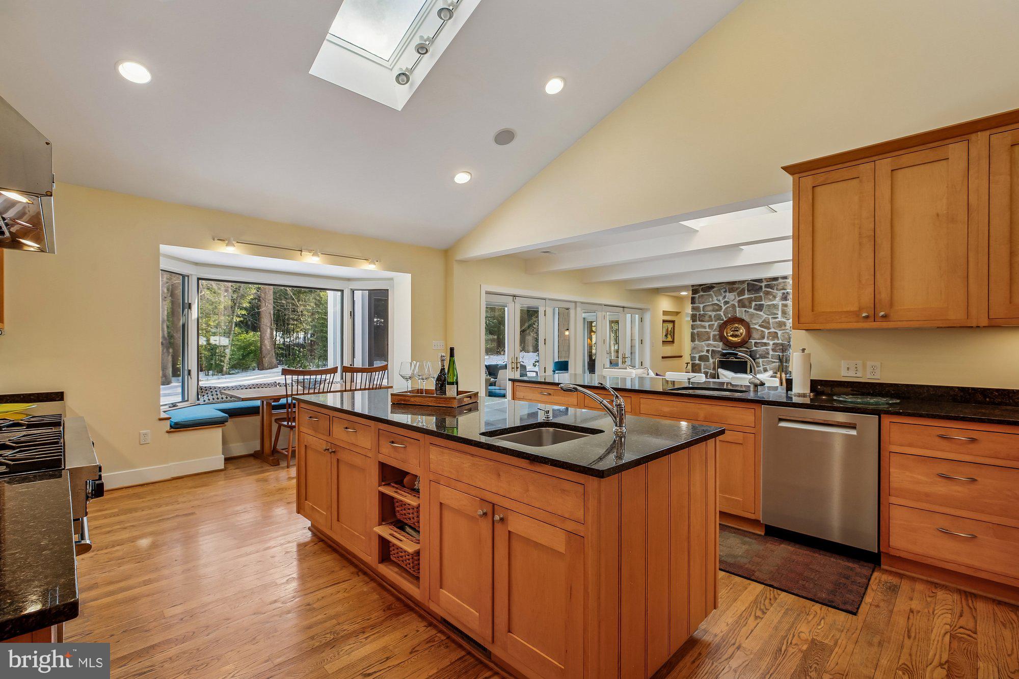 WILLIAMSBURG GARDENS - Residential