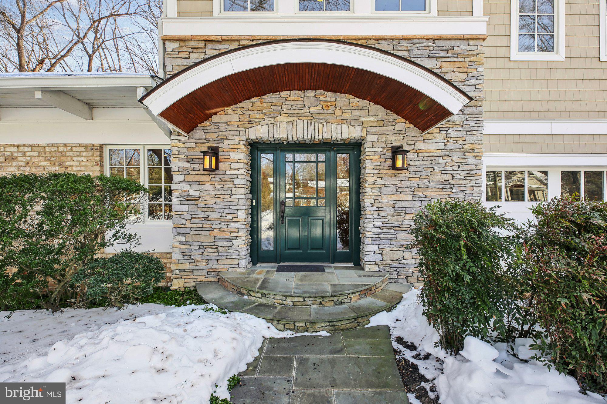 WILLIAMSBURG GARDENS - Residential